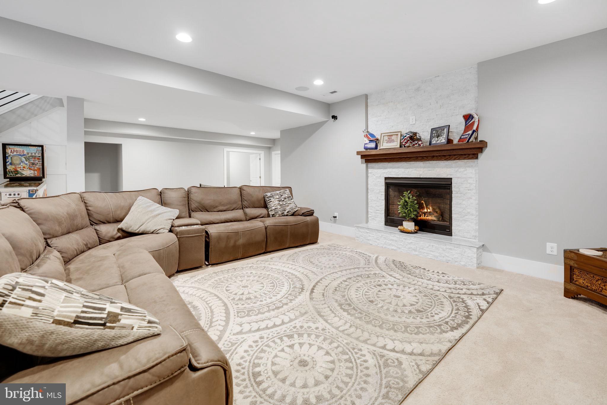 303 TAPAWINGO ROAD SE