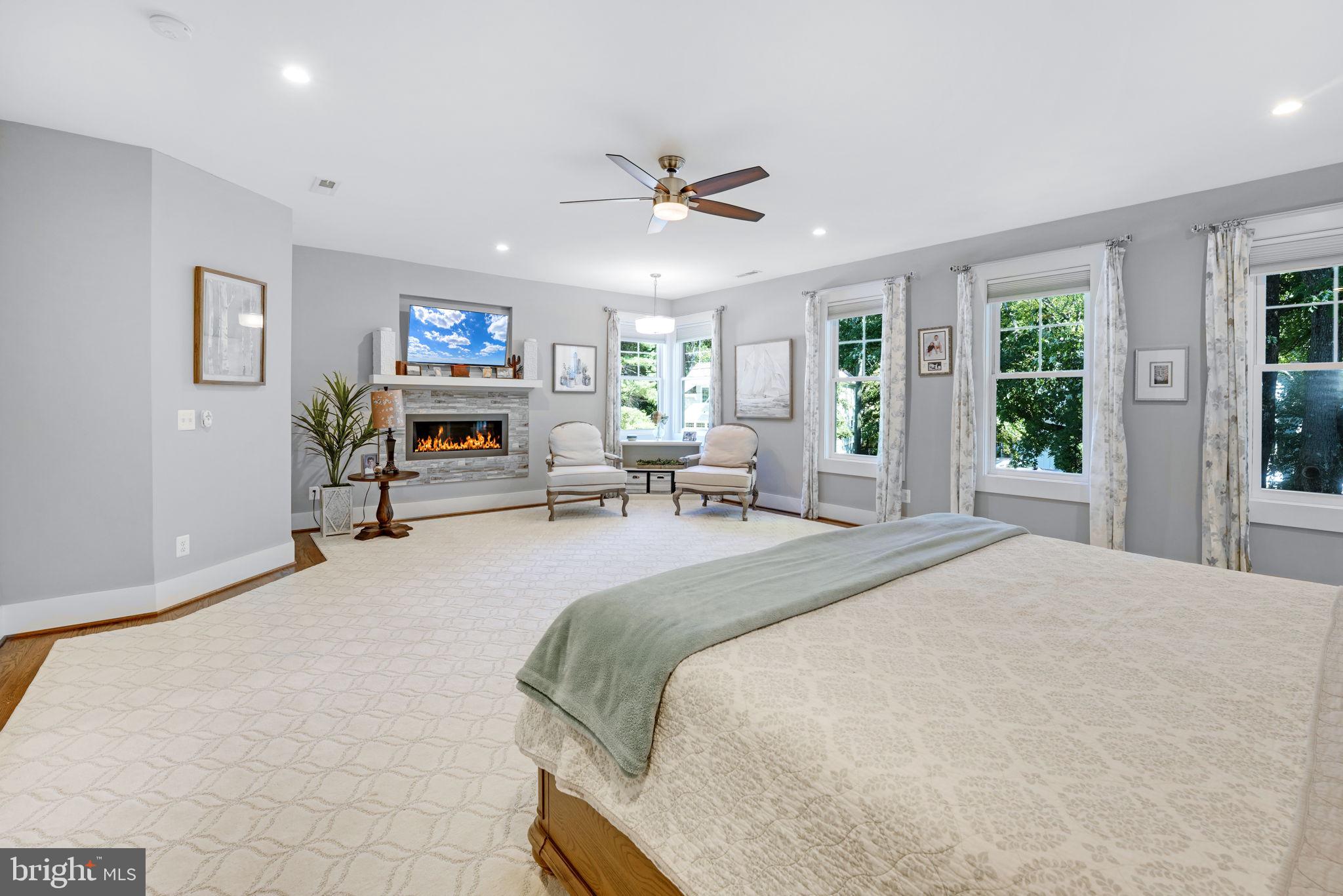 303 TAPAWINGO ROAD SE