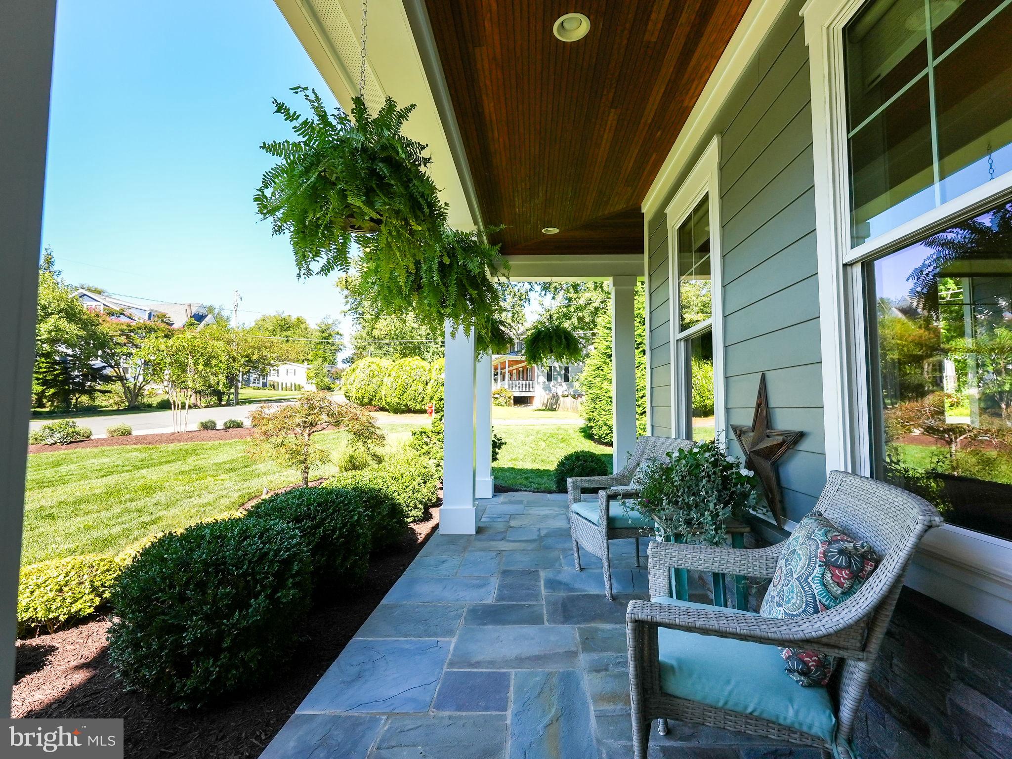 303 TAPAWINGO ROAD SE