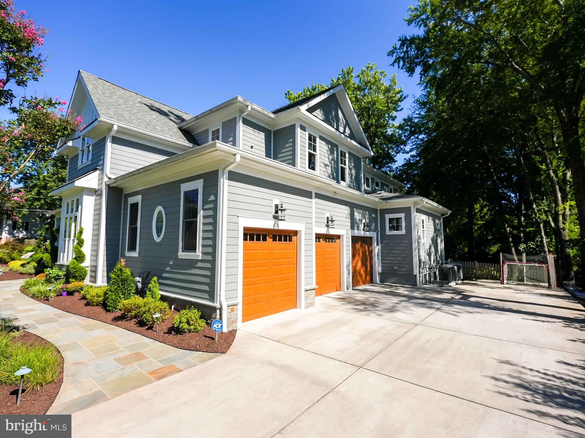 303 TAPAWINGO ROAD SE