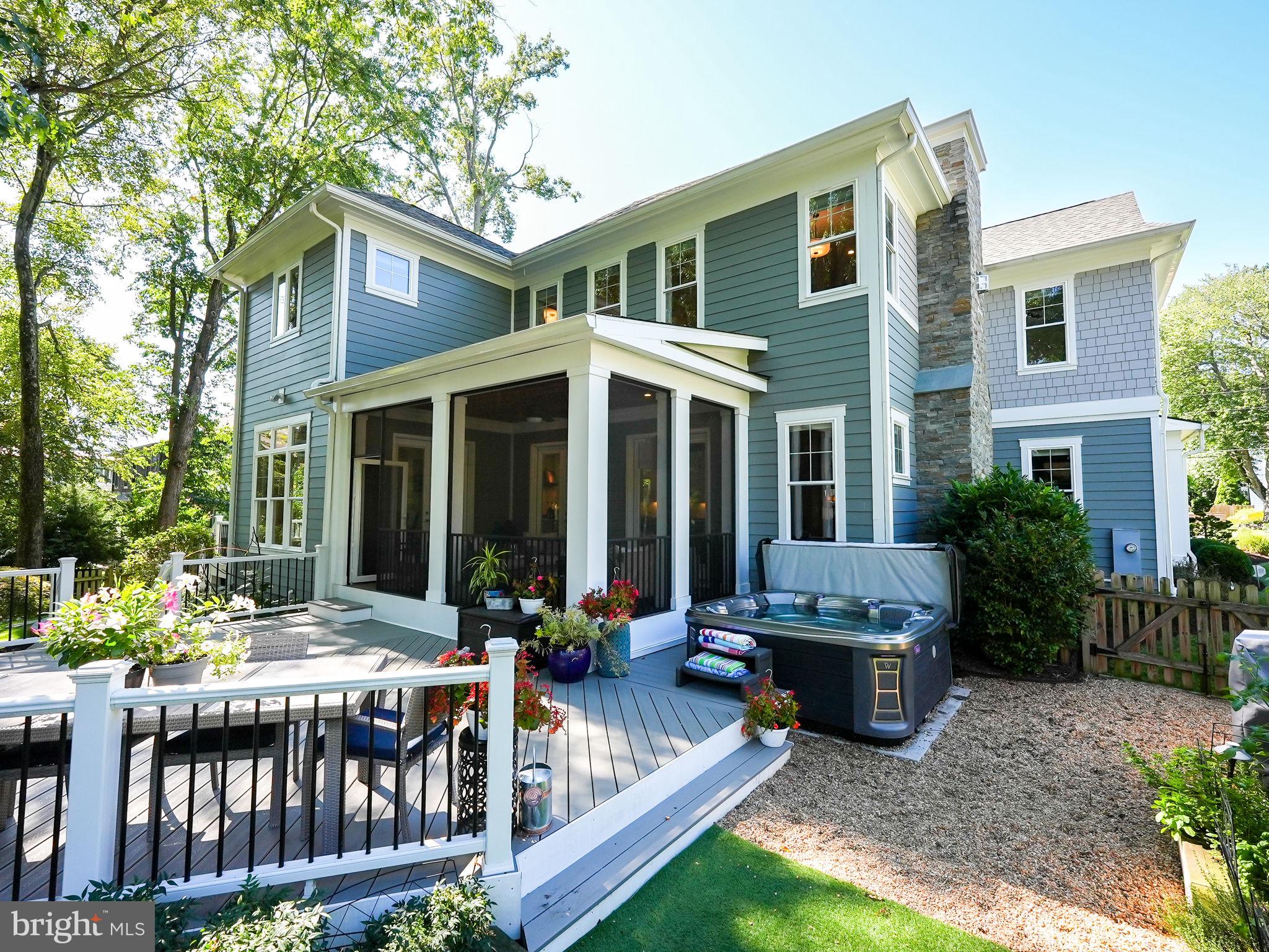 303 TAPAWINGO ROAD SE