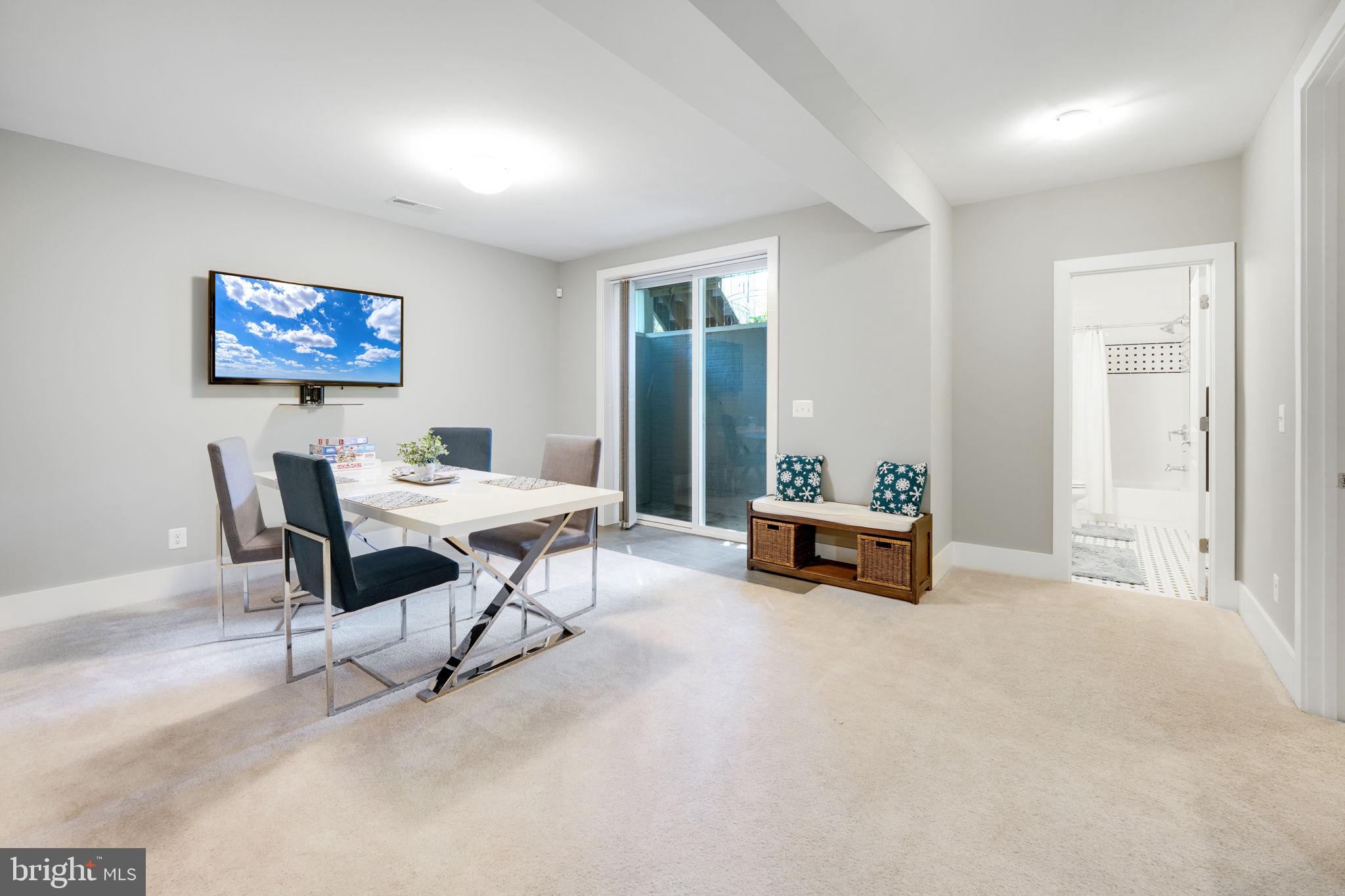 303 TAPAWINGO ROAD SE