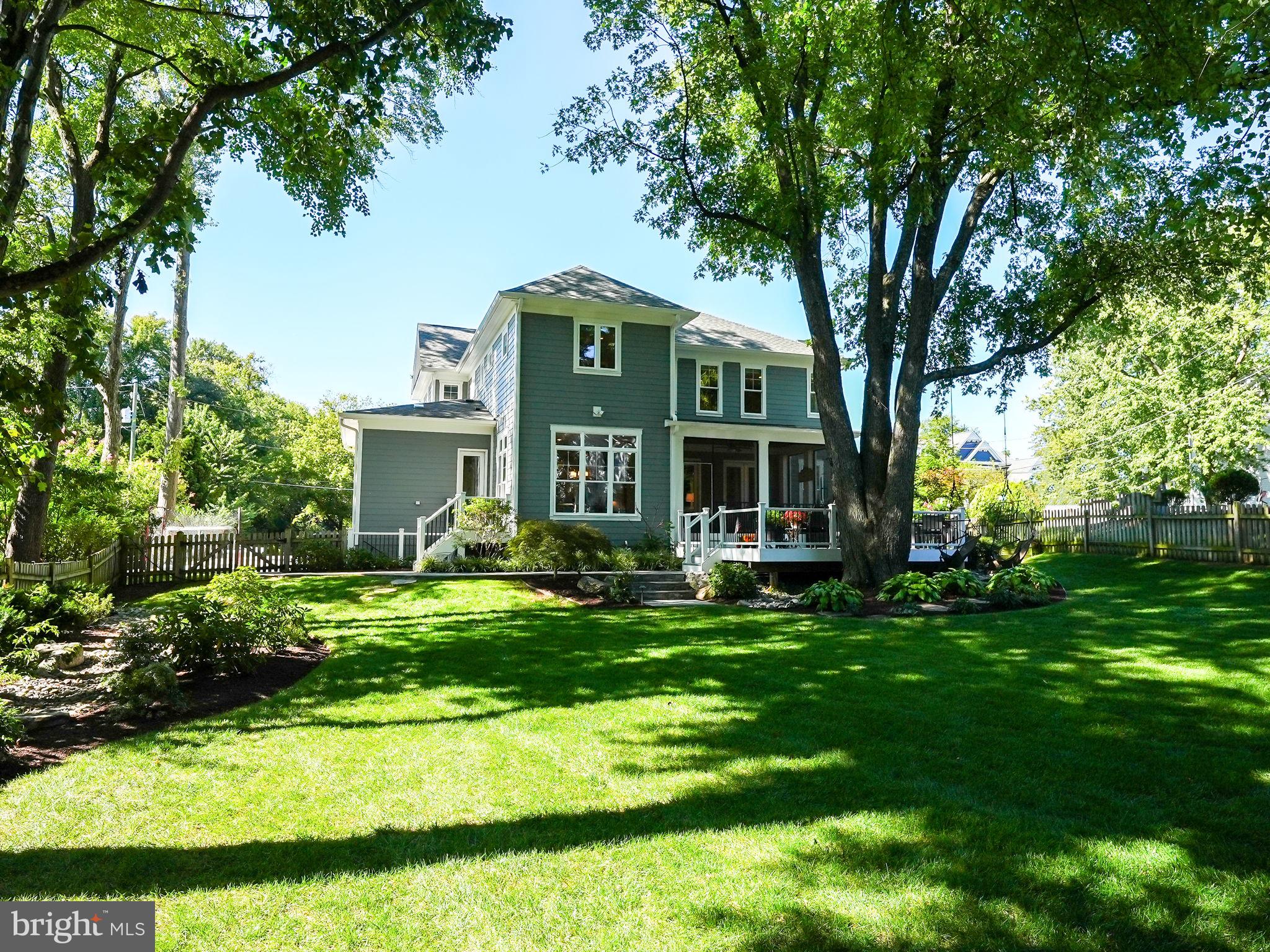 303 TAPAWINGO ROAD SE