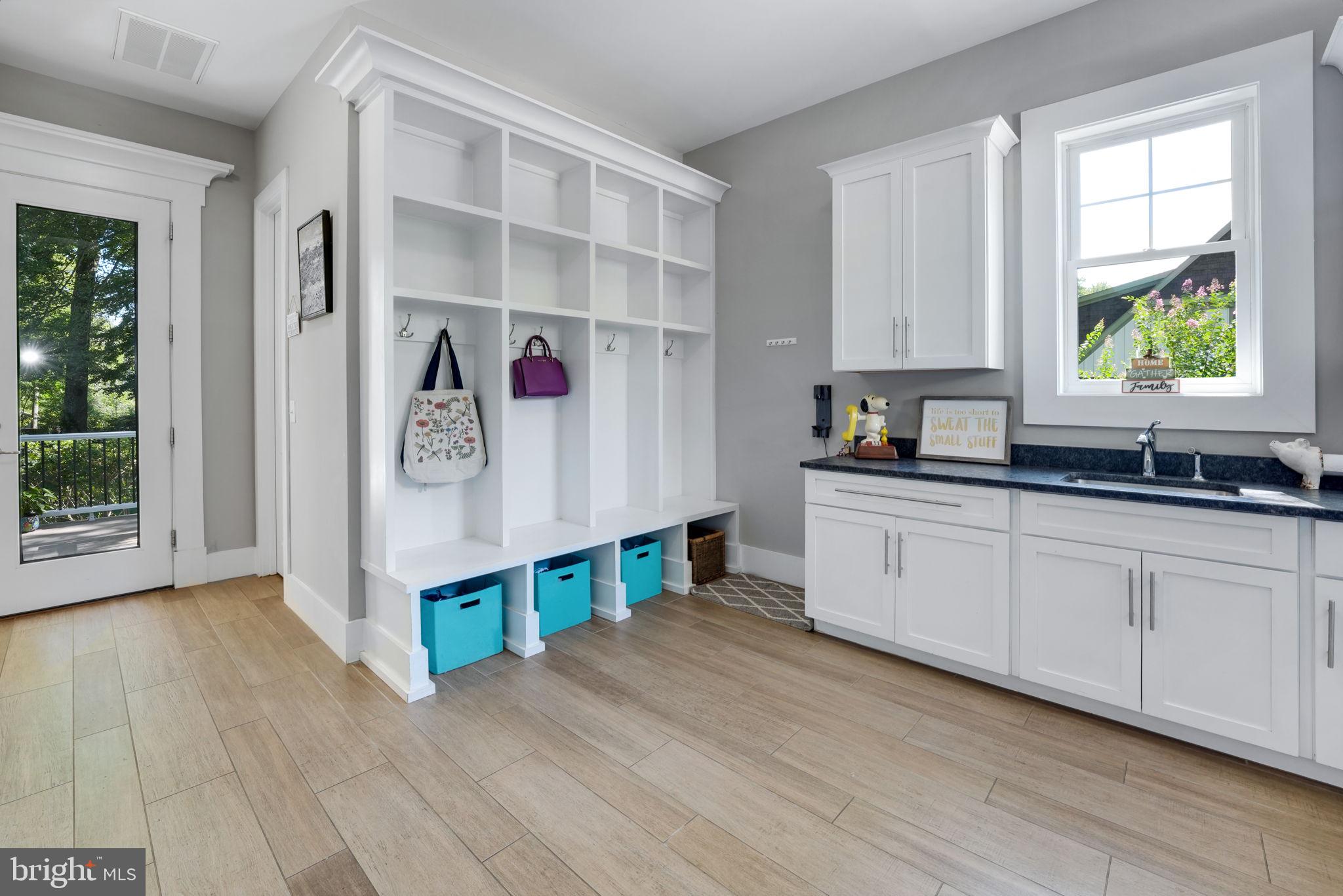 303 TAPAWINGO ROAD SE