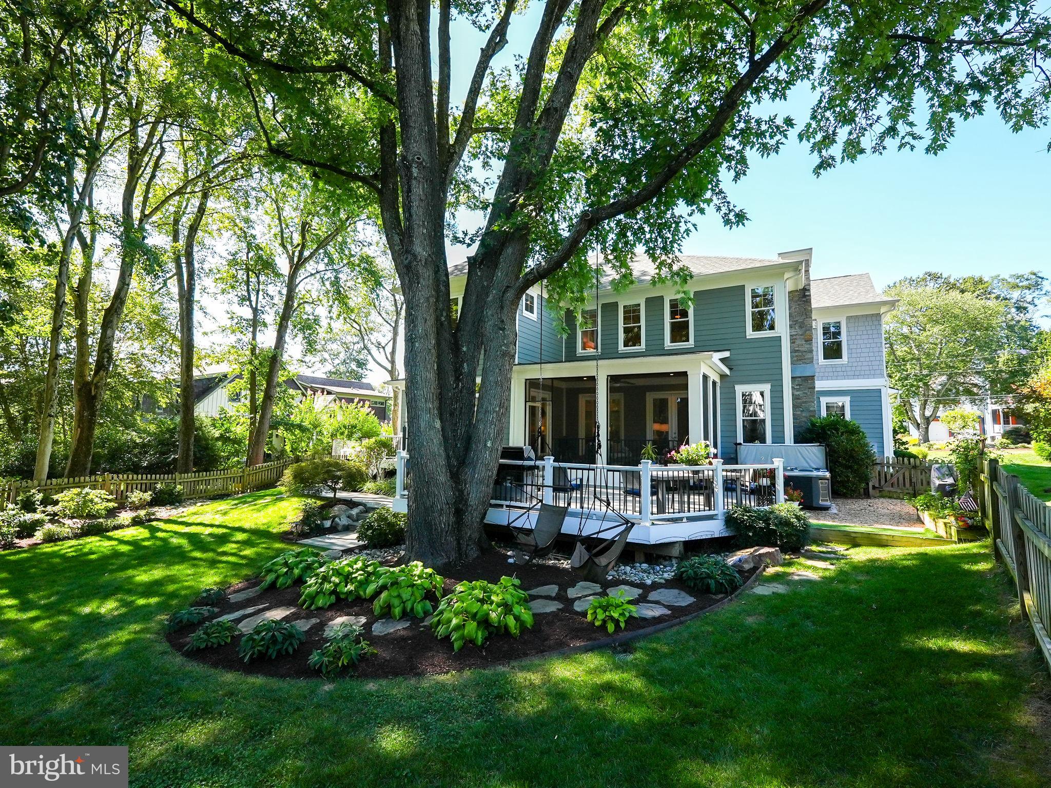 303 TAPAWINGO ROAD SE