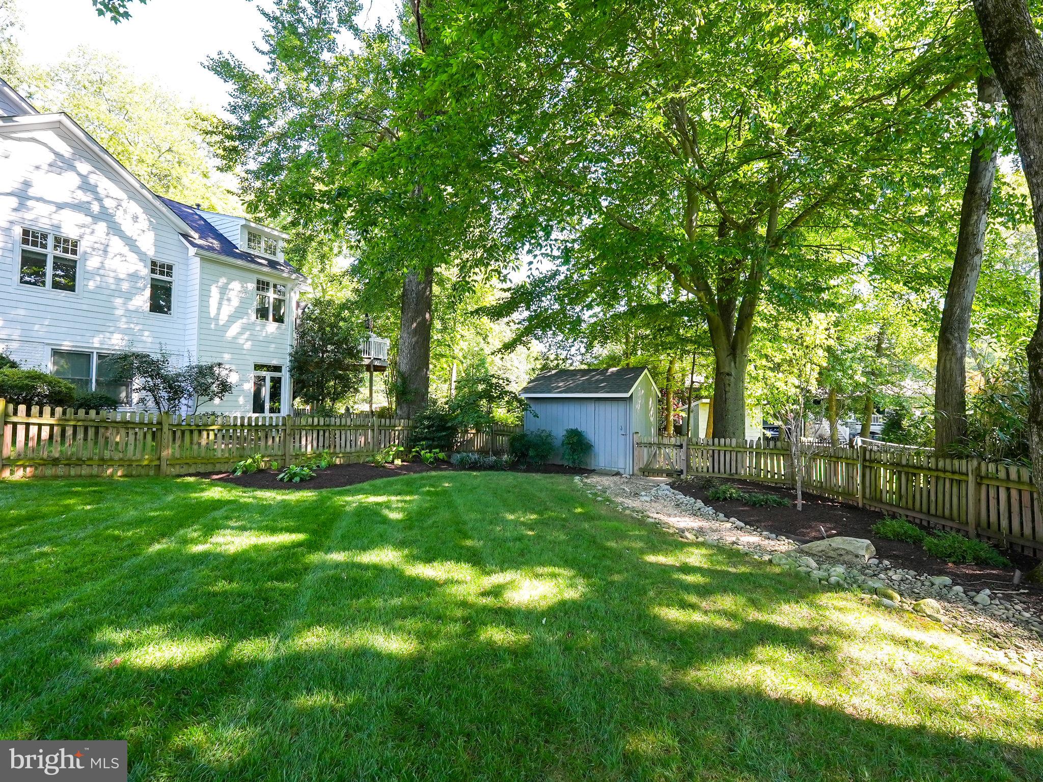 303 TAPAWINGO ROAD SE