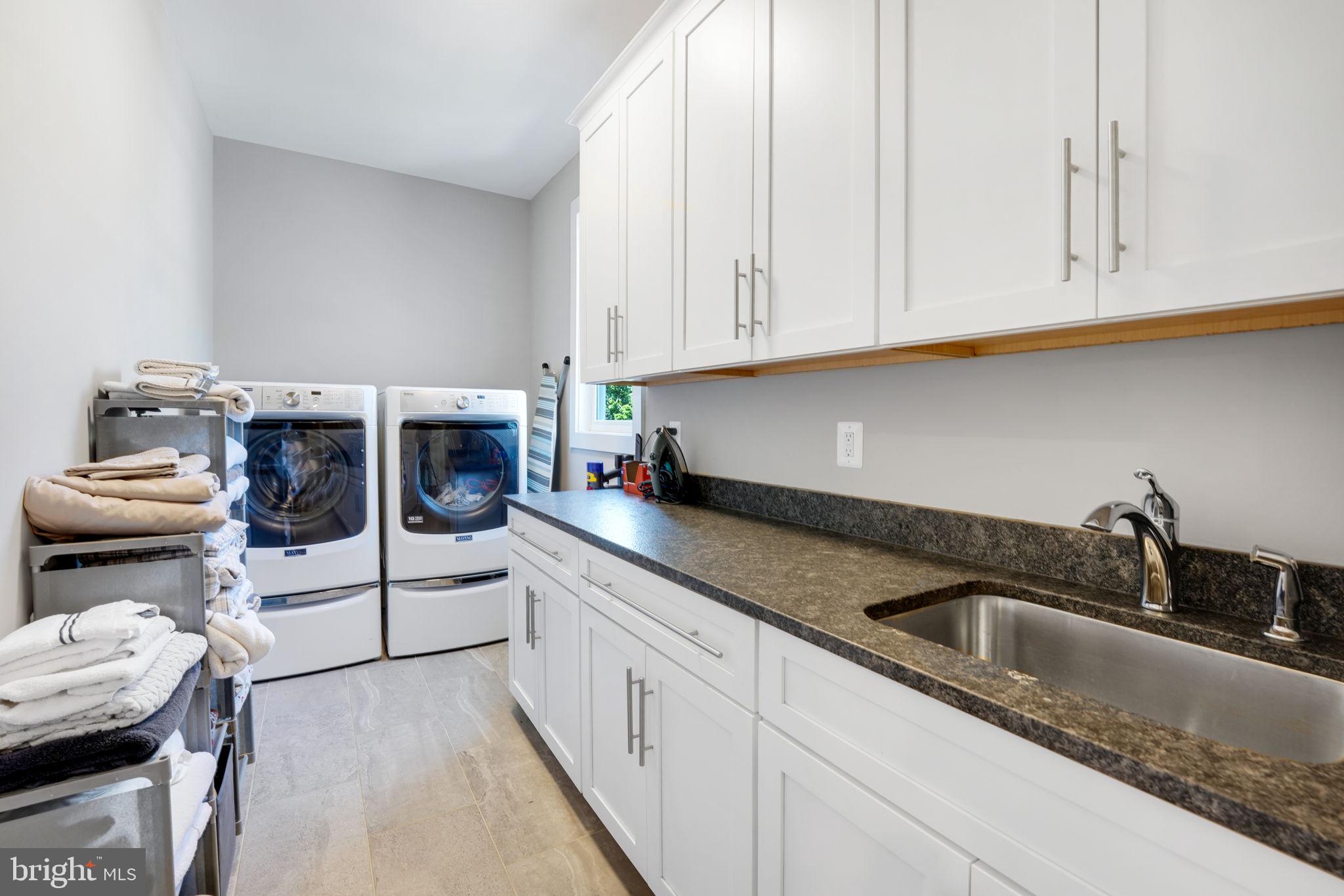 303 TAPAWINGO ROAD SE