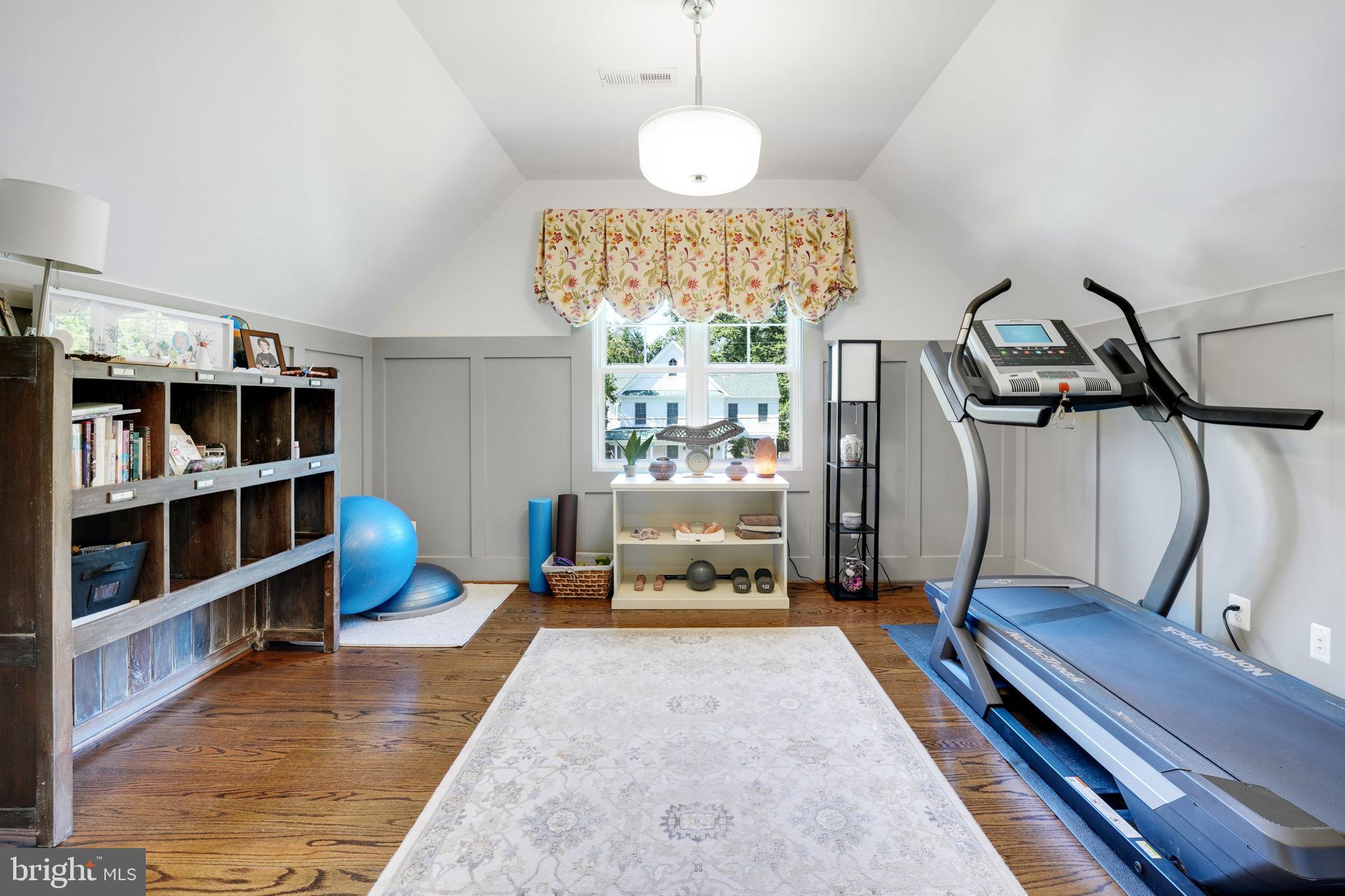 303 TAPAWINGO ROAD SE