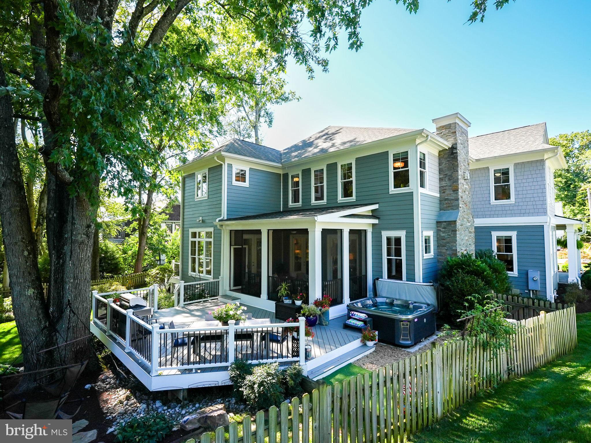 303 TAPAWINGO ROAD SE