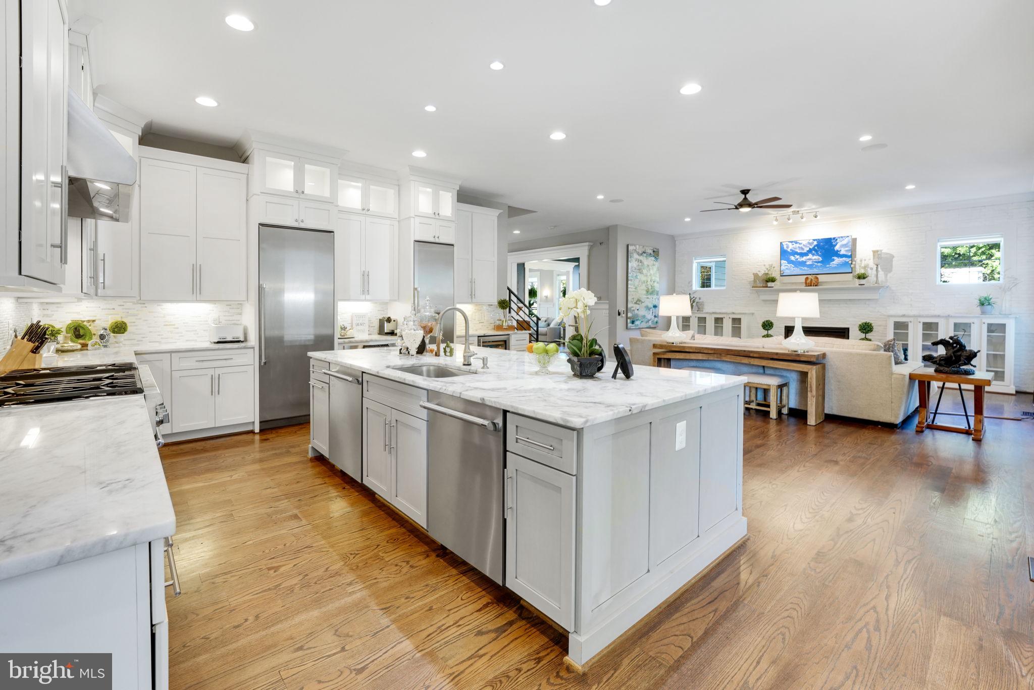 303 TAPAWINGO ROAD SE