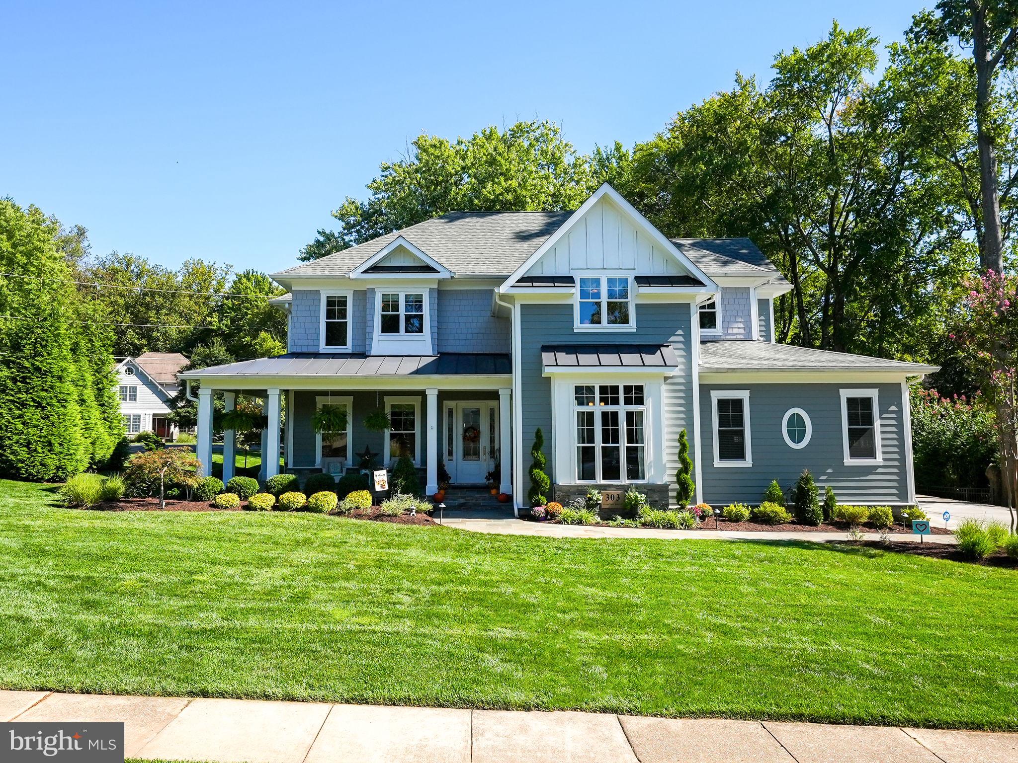 303 TAPAWINGO ROAD SE