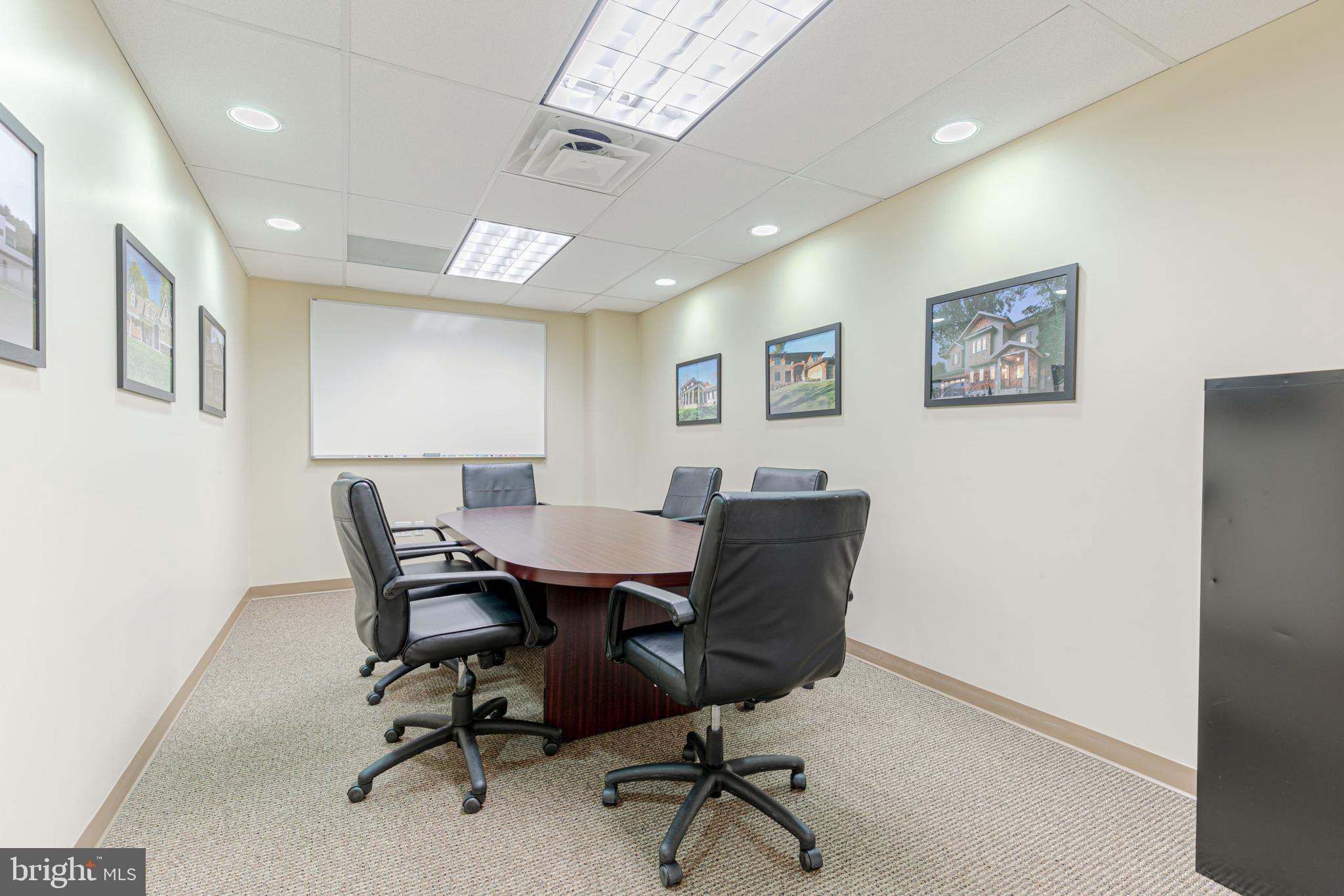 301 Maple AVENUE W Unit: 430