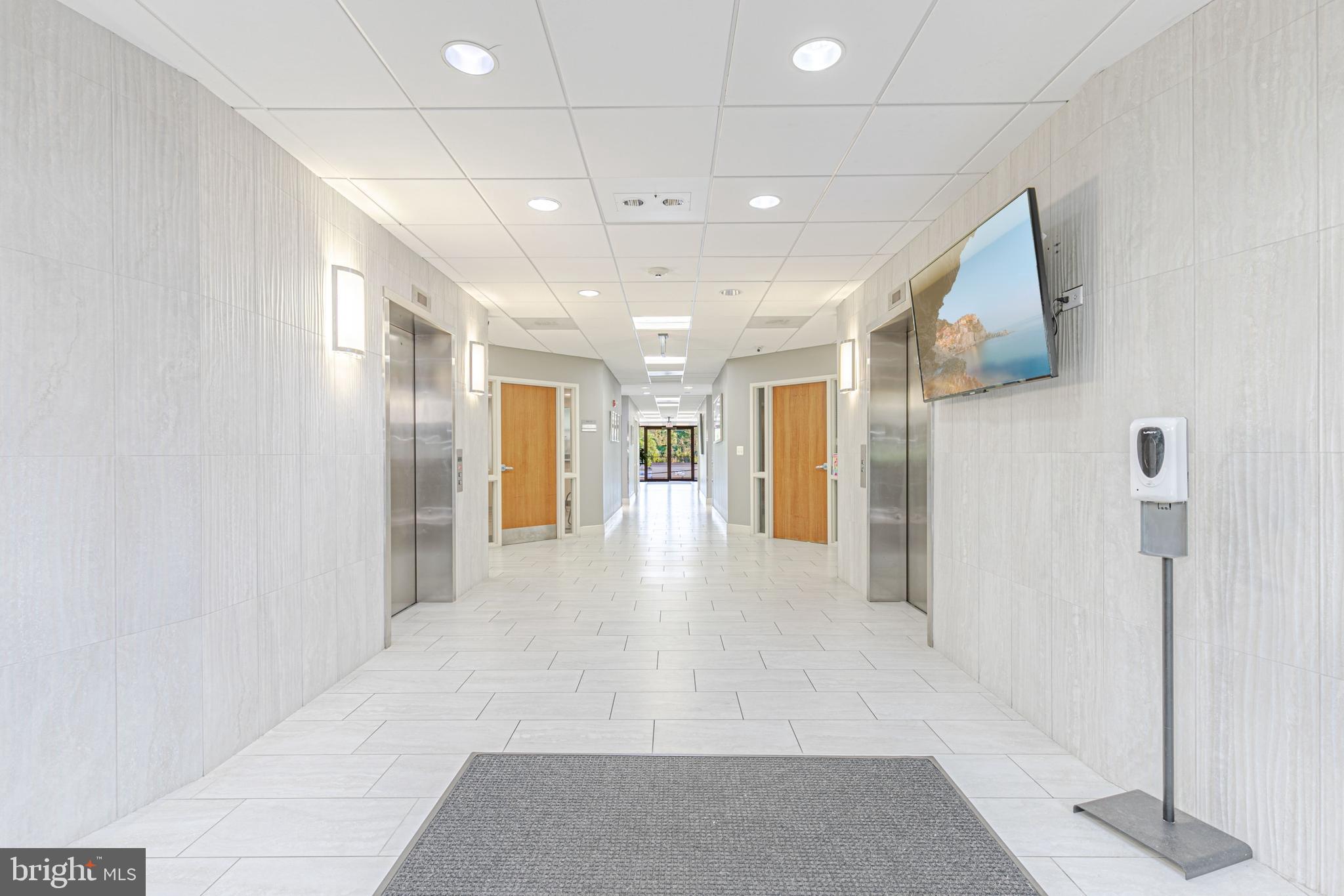 301 Maple AVENUE W Unit: 430