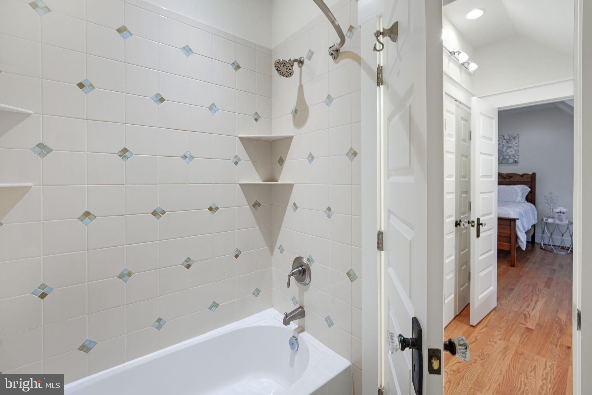 5 Charles Cir SW