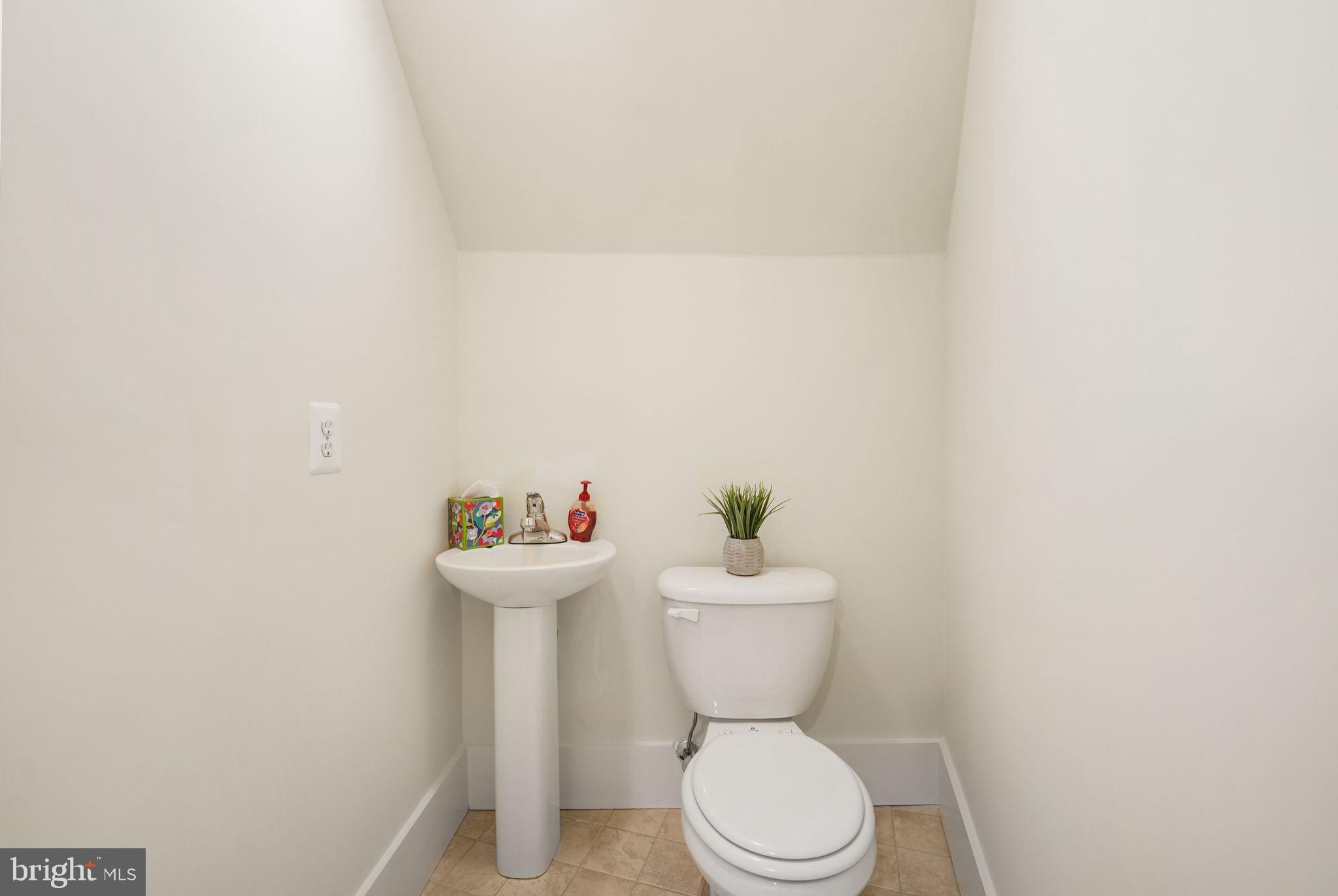 5 Charles Cir SW