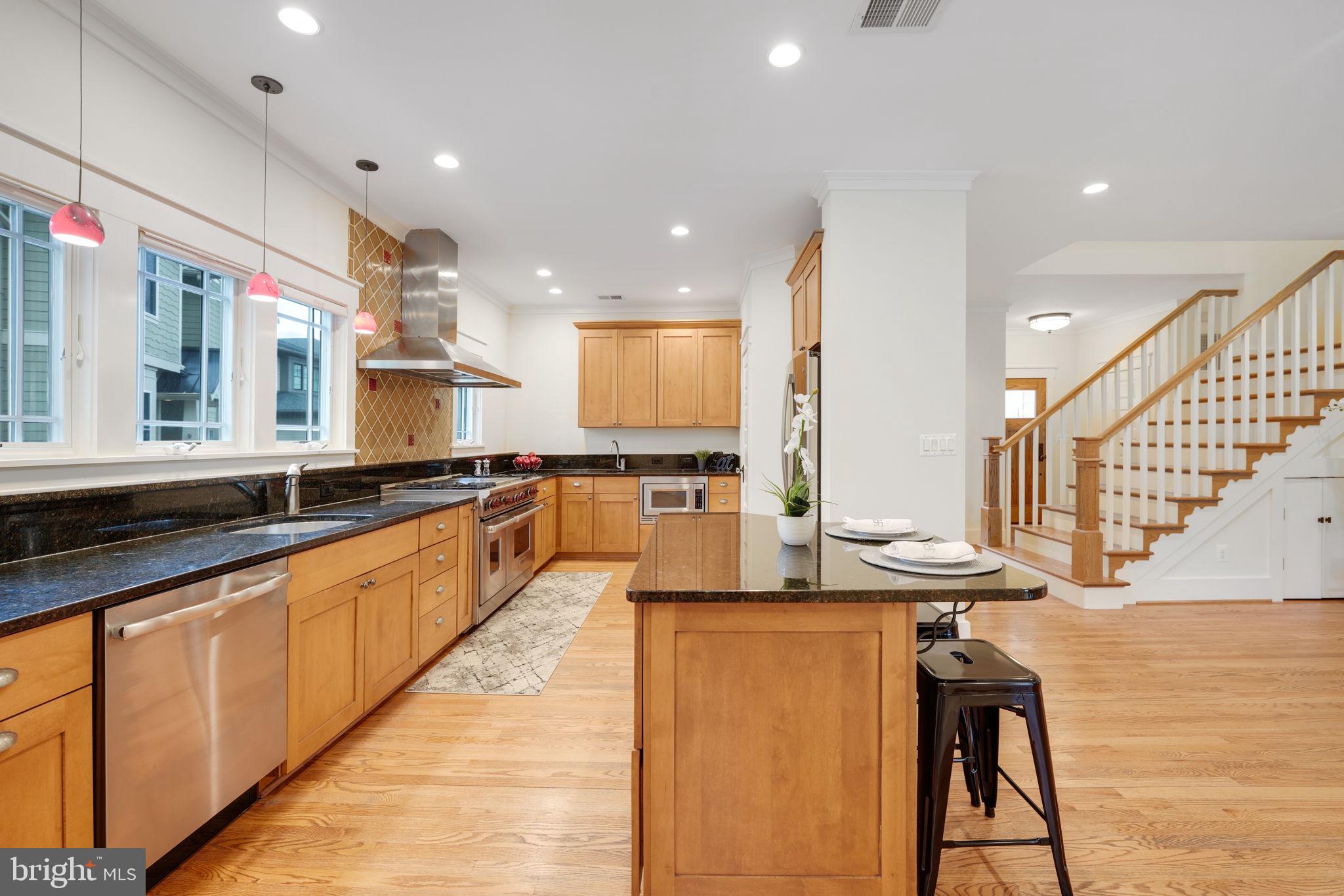 5 Charles Cir SW