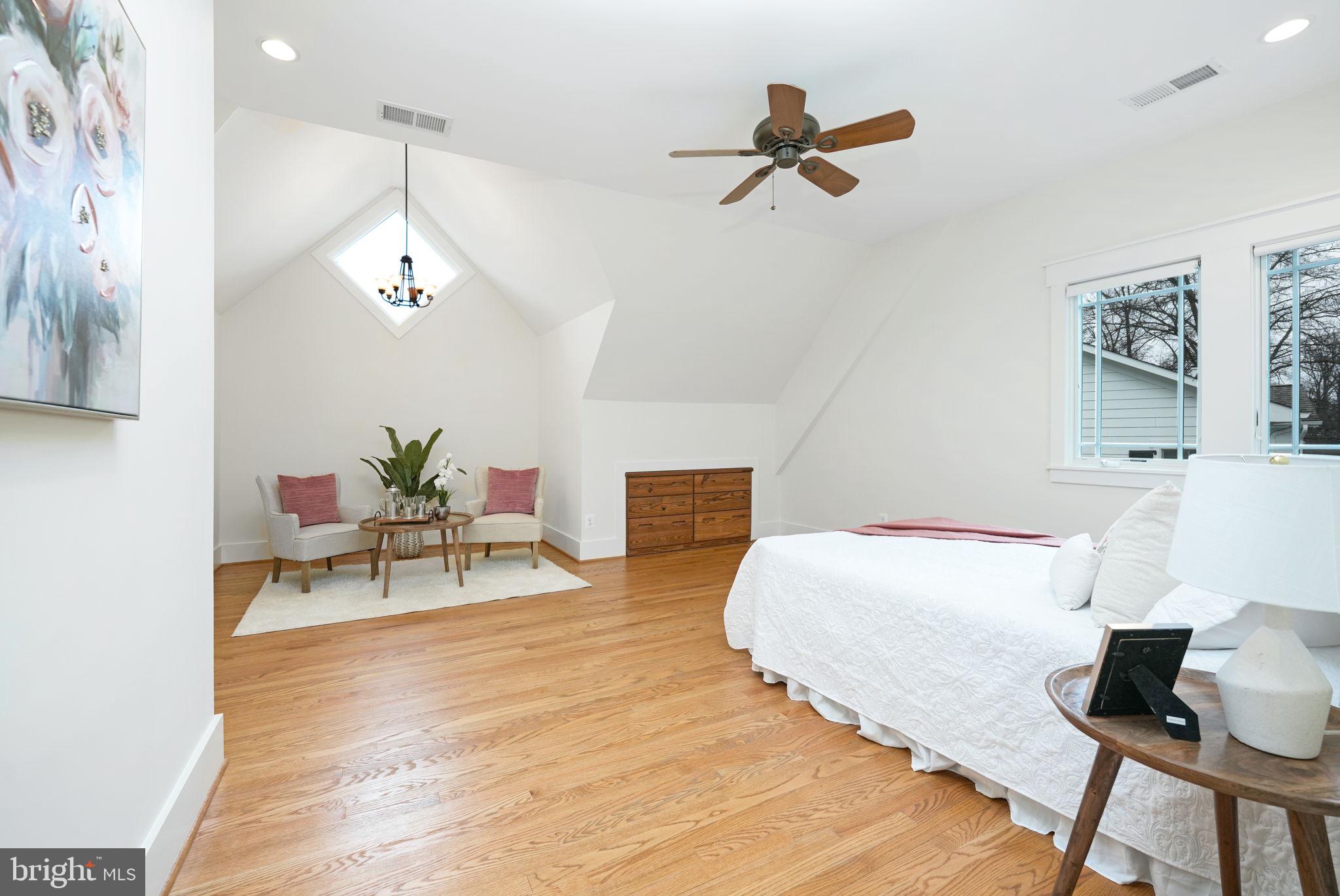 5 Charles Cir SW