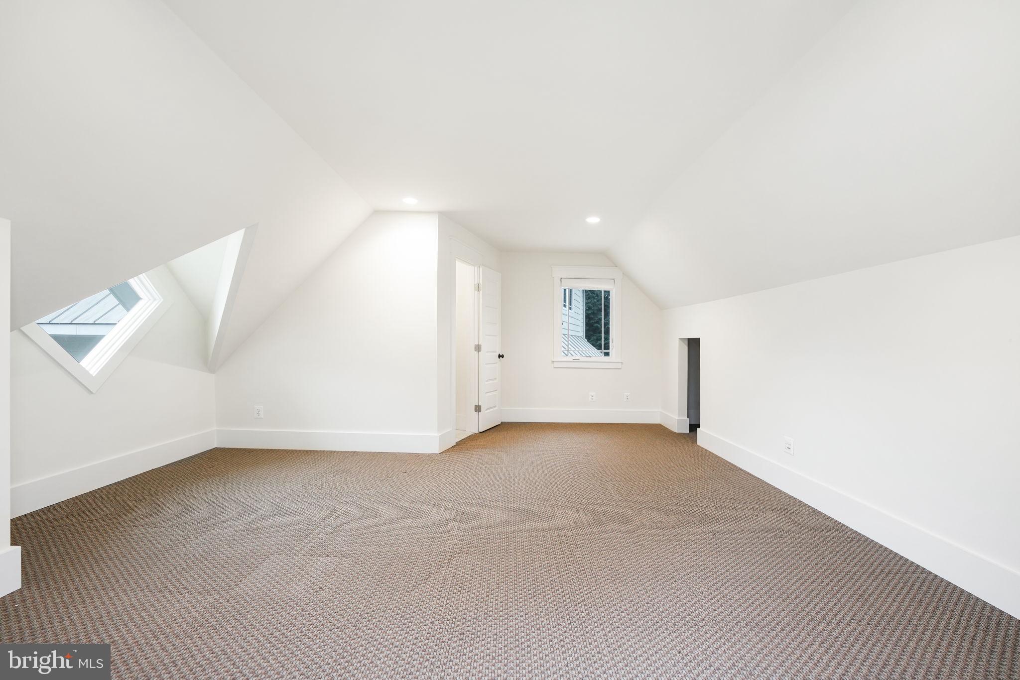 5 Charles Cir SW