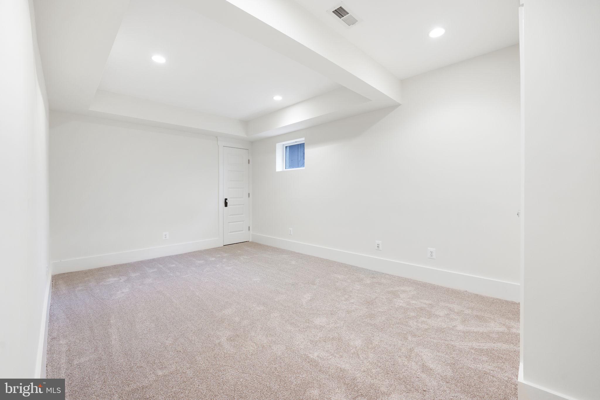 5 Charles Cir SW