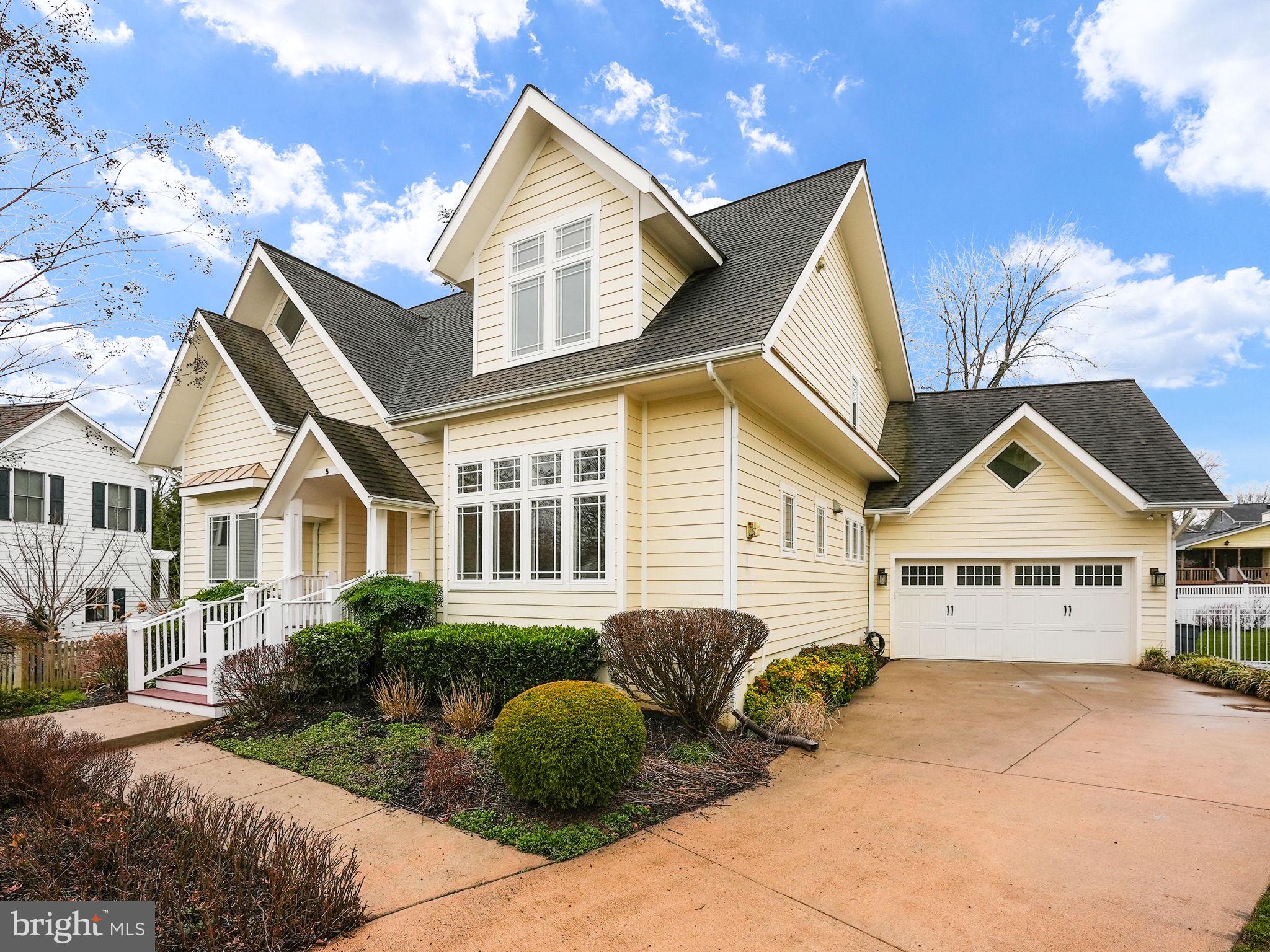 5 Charles Cir SW