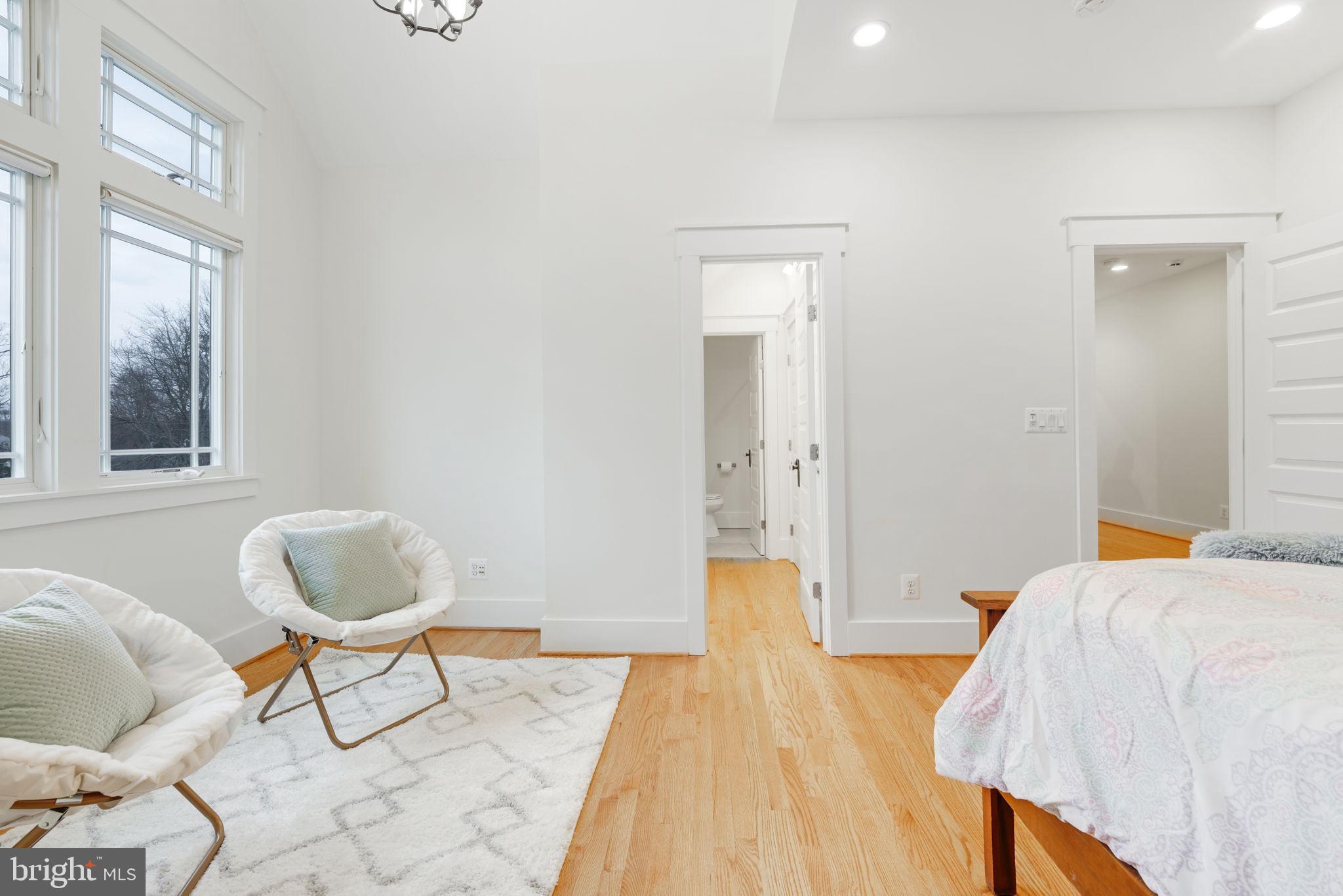 5 Charles Cir SW