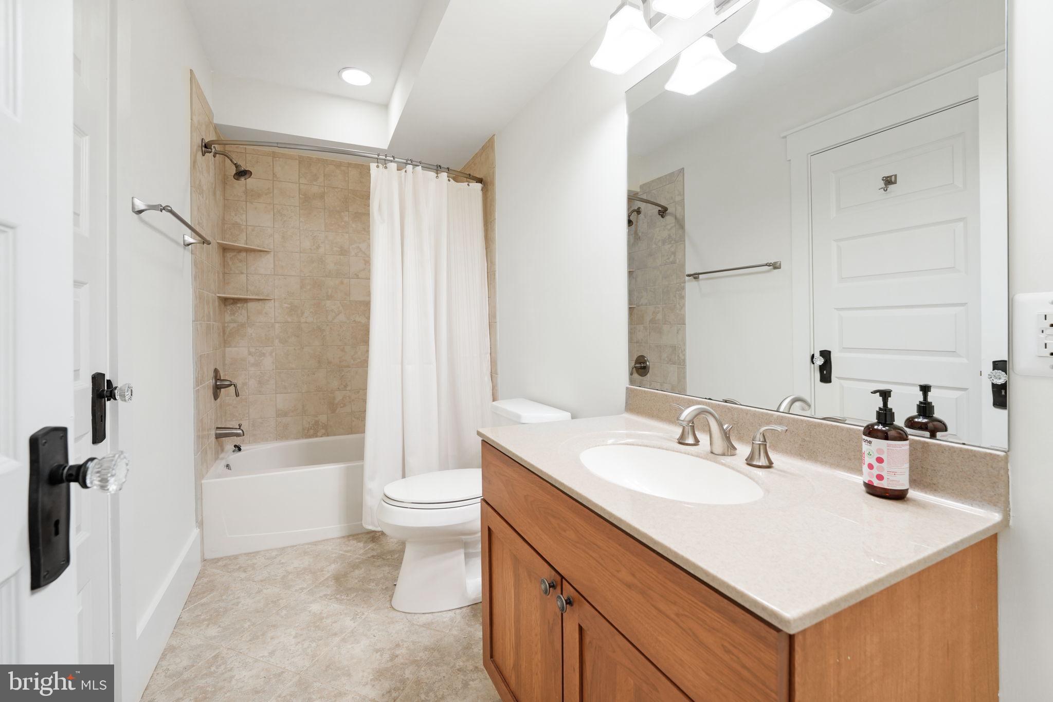 5 Charles Cir SW