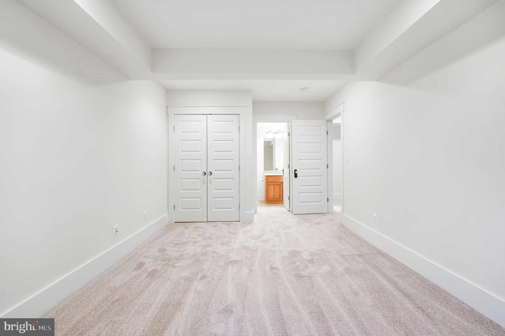 5 Charles Cir SW