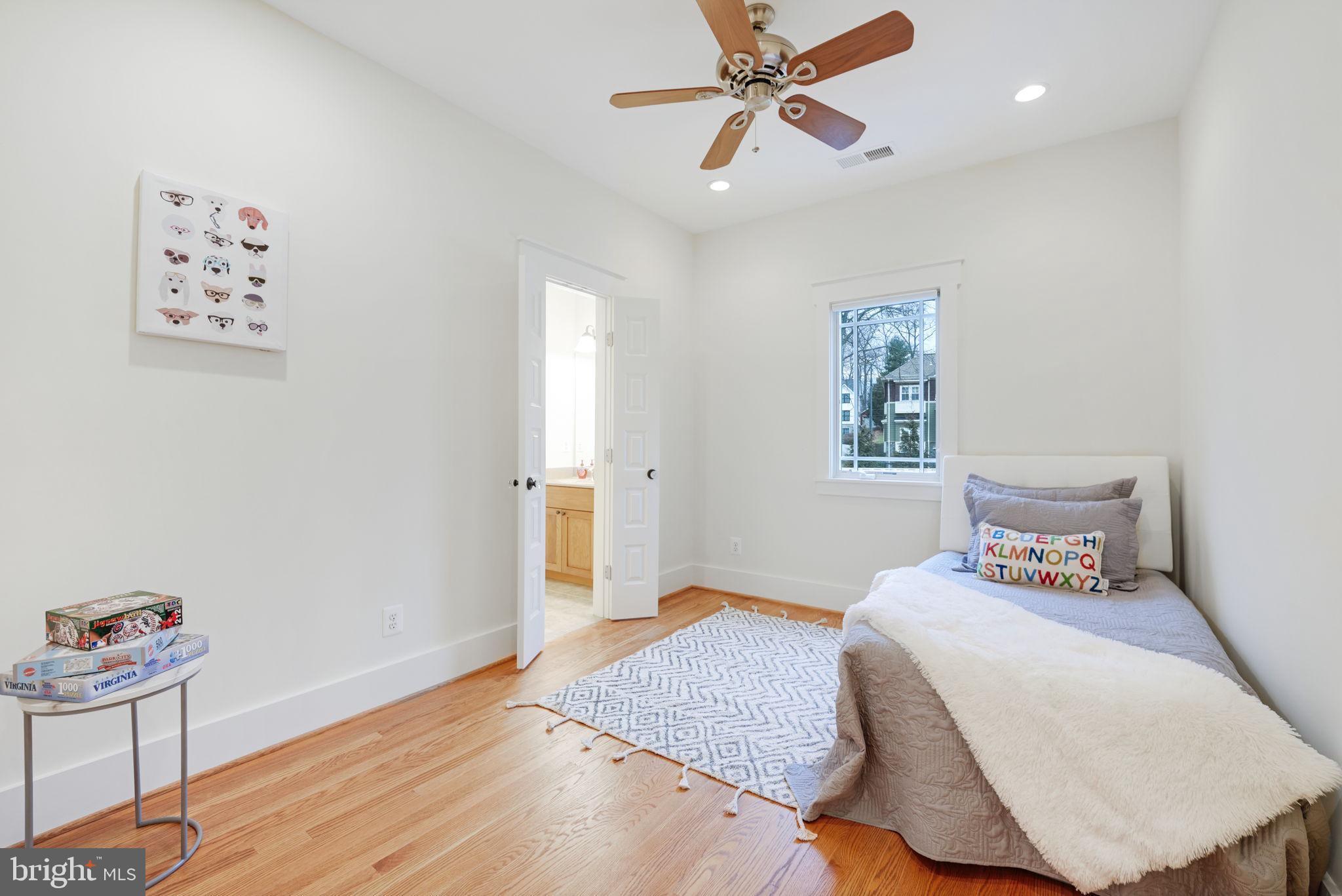 5 Charles Cir SW