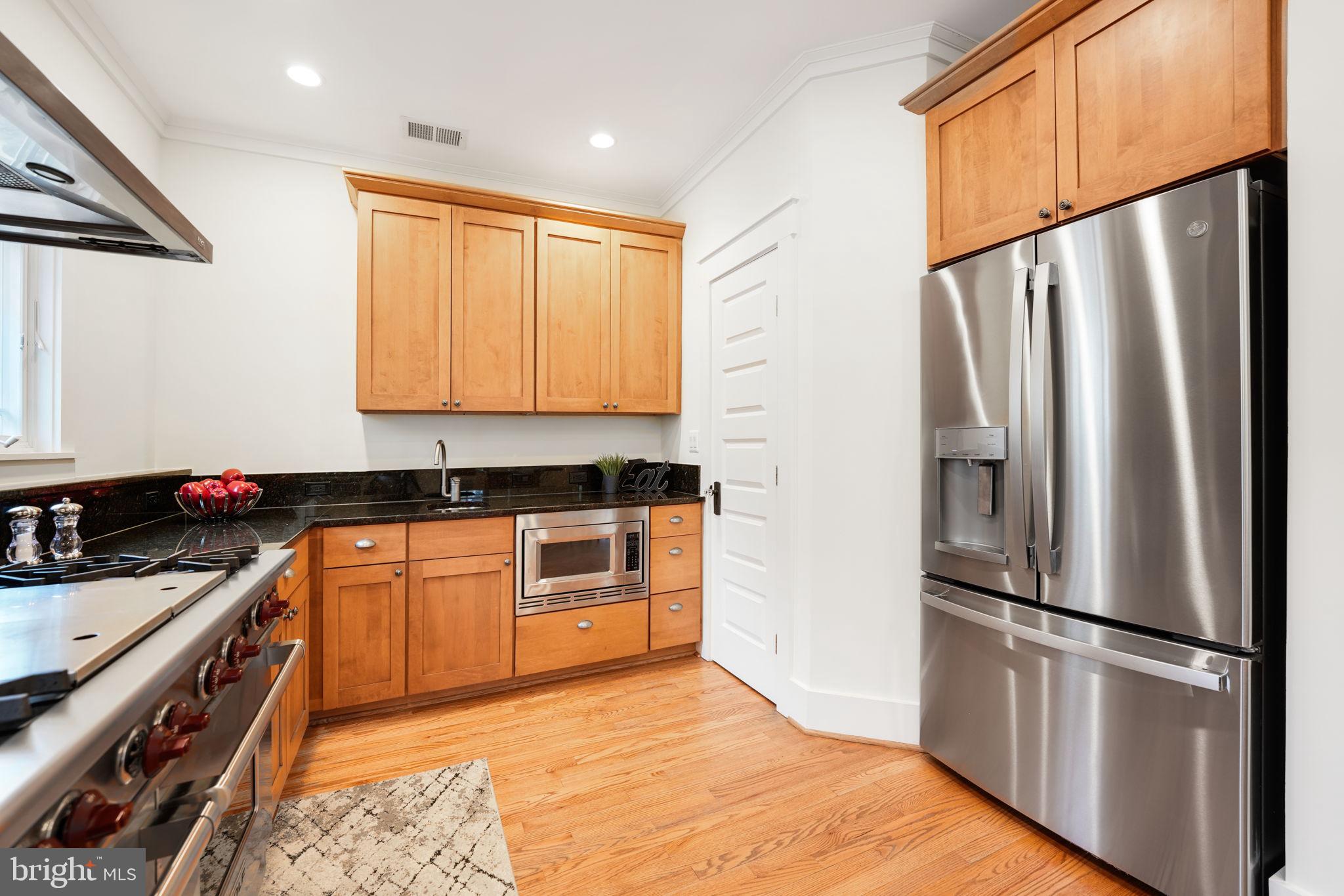 5 Charles Cir SW