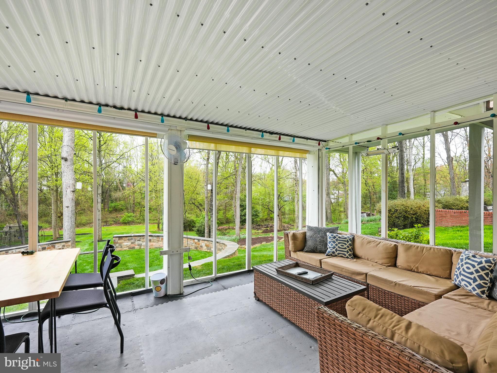 1215 Ross Dr SW