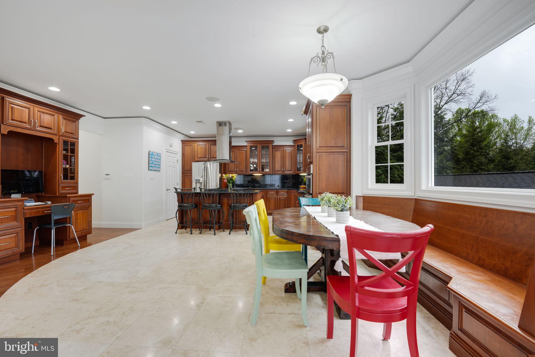 1215 Ross Dr SW