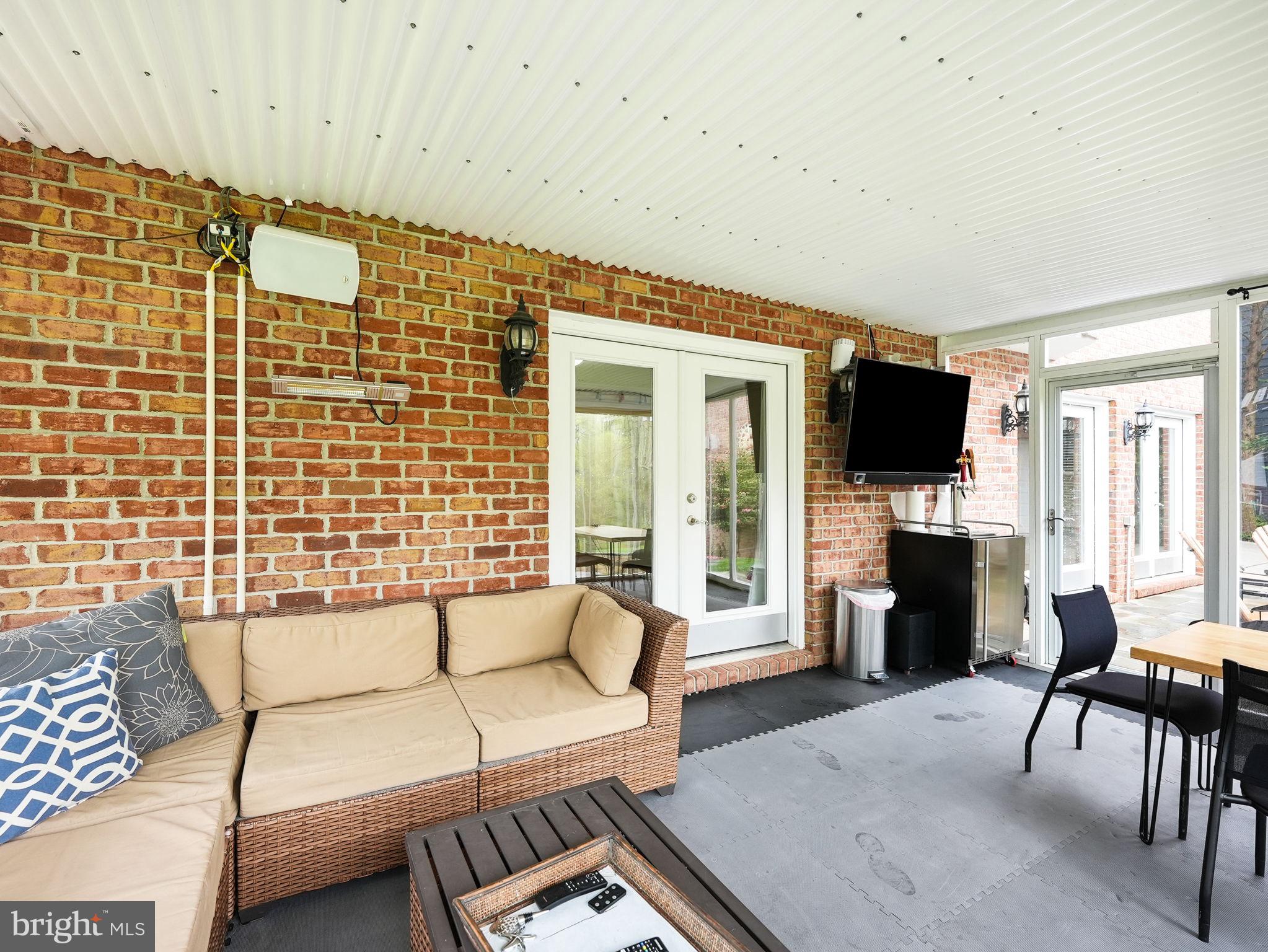1215 Ross Dr SW