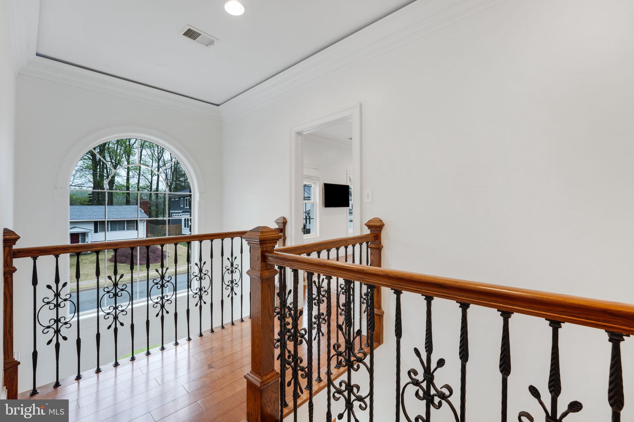 1215 Ross Dr SW