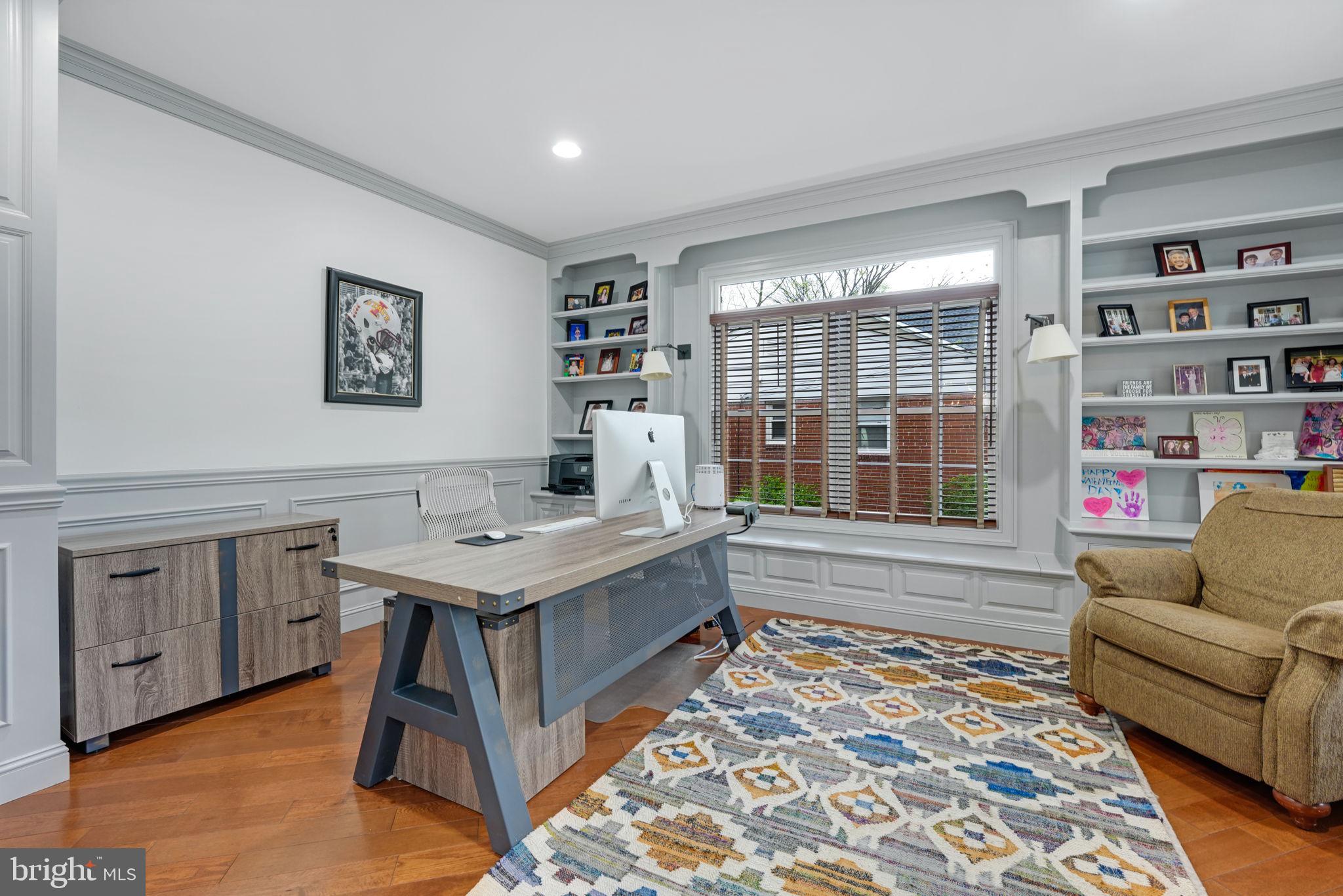 1215 Ross Dr SW