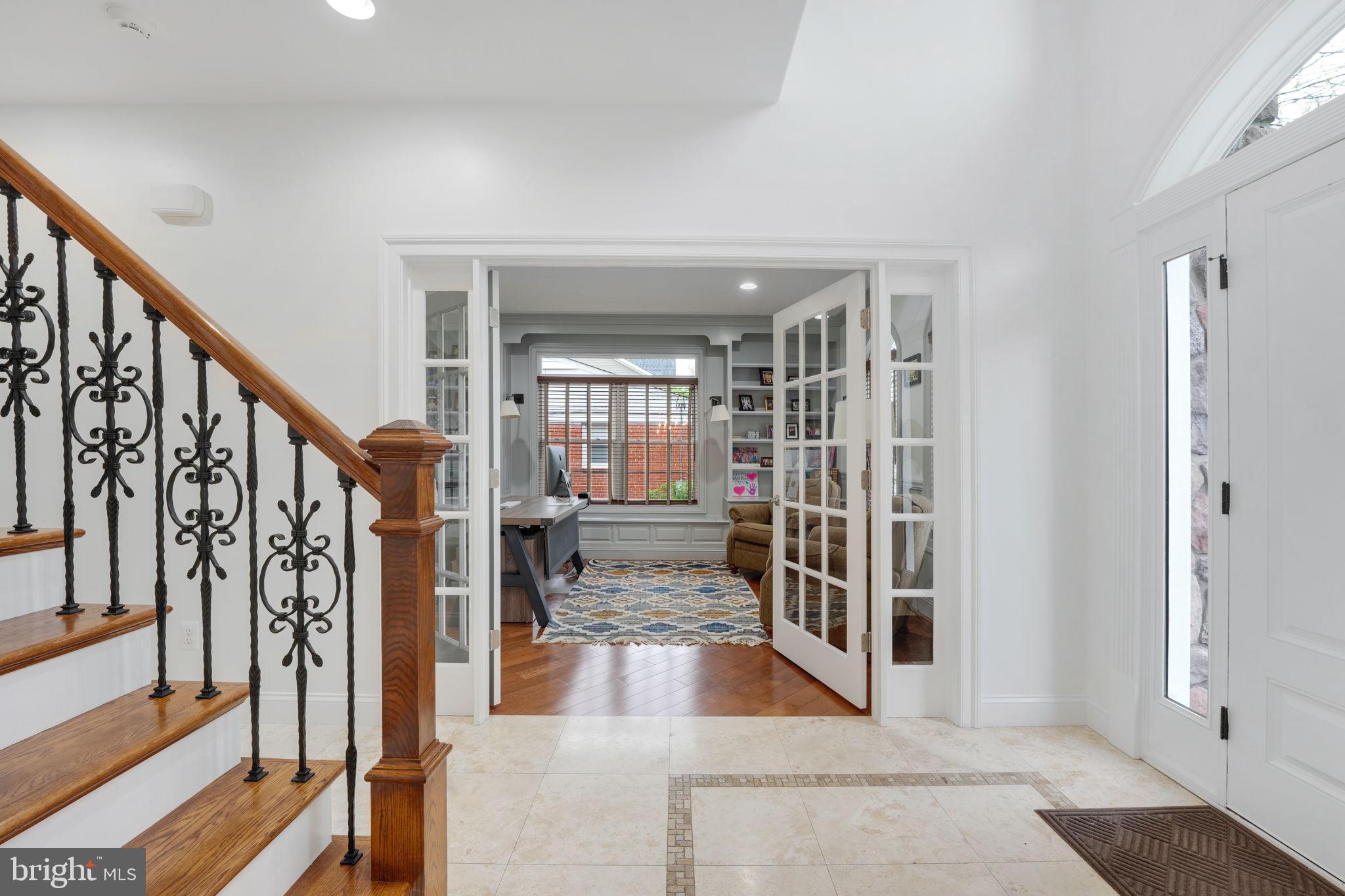 1215 Ross Dr SW