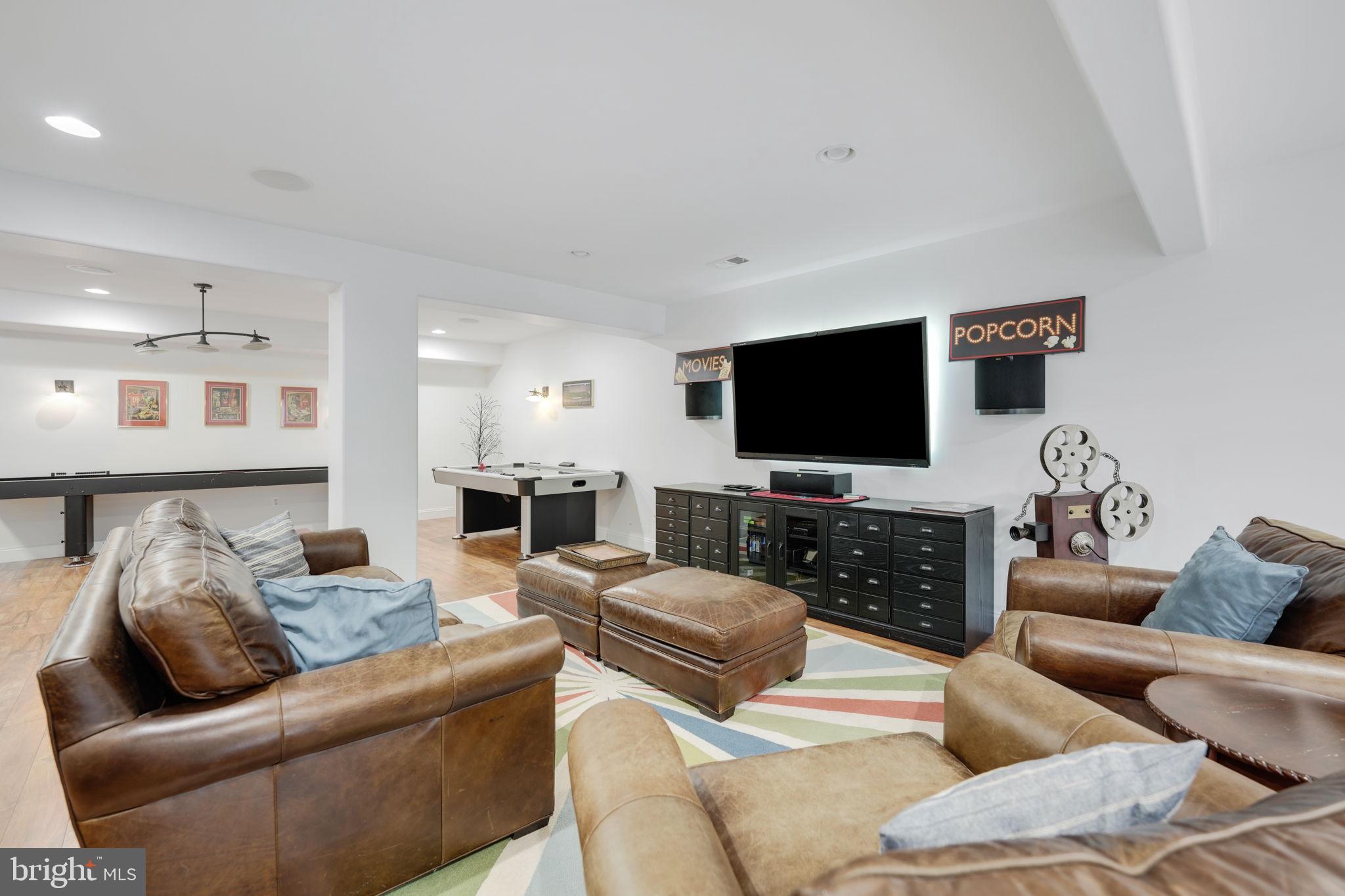1215 Ross Dr SW