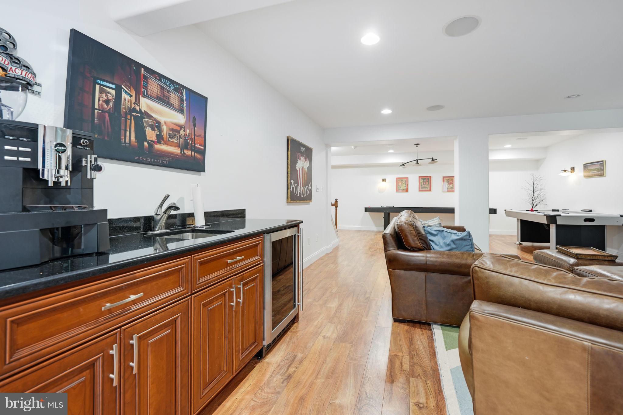 1215 Ross Dr SW