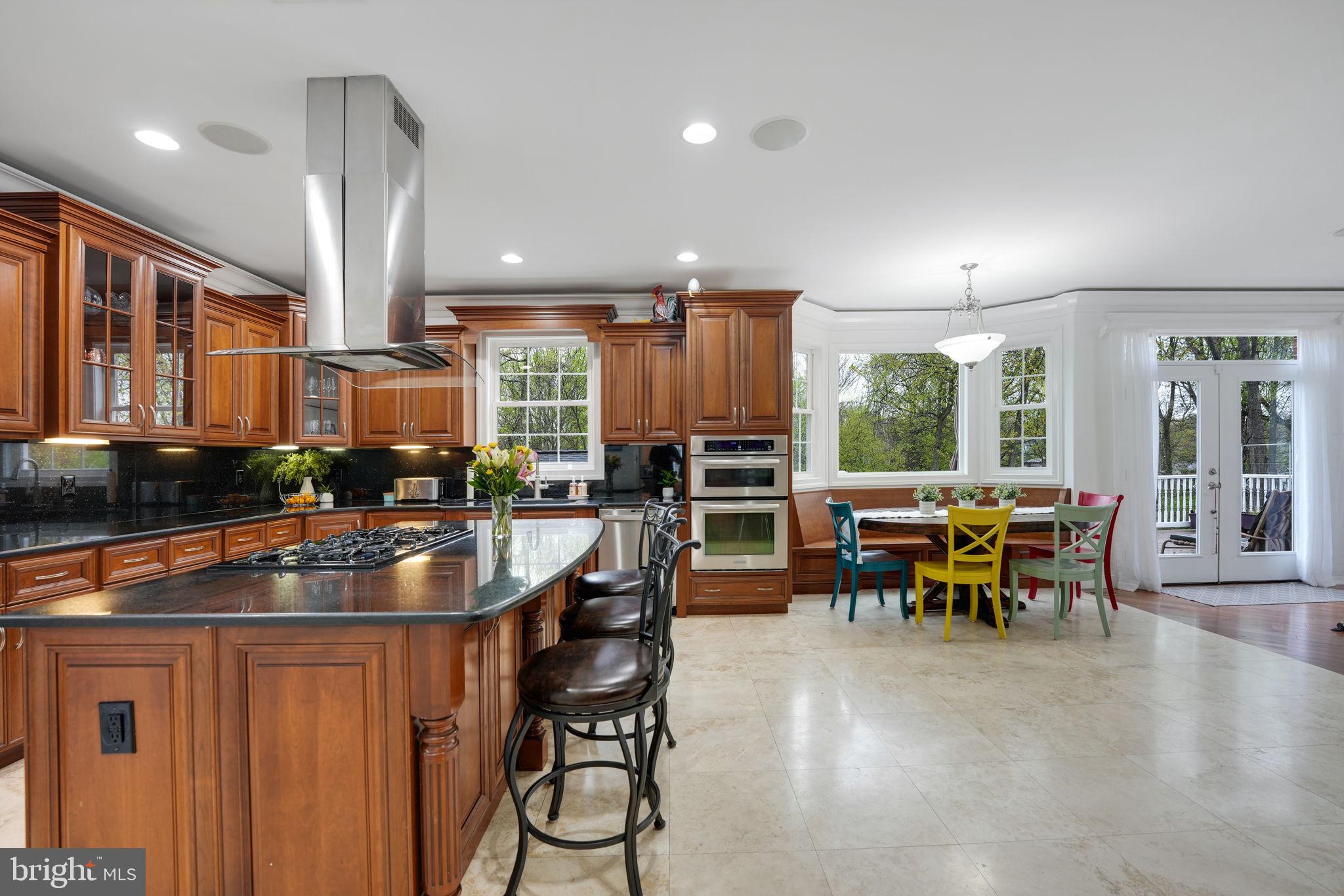 1215 Ross Dr SW