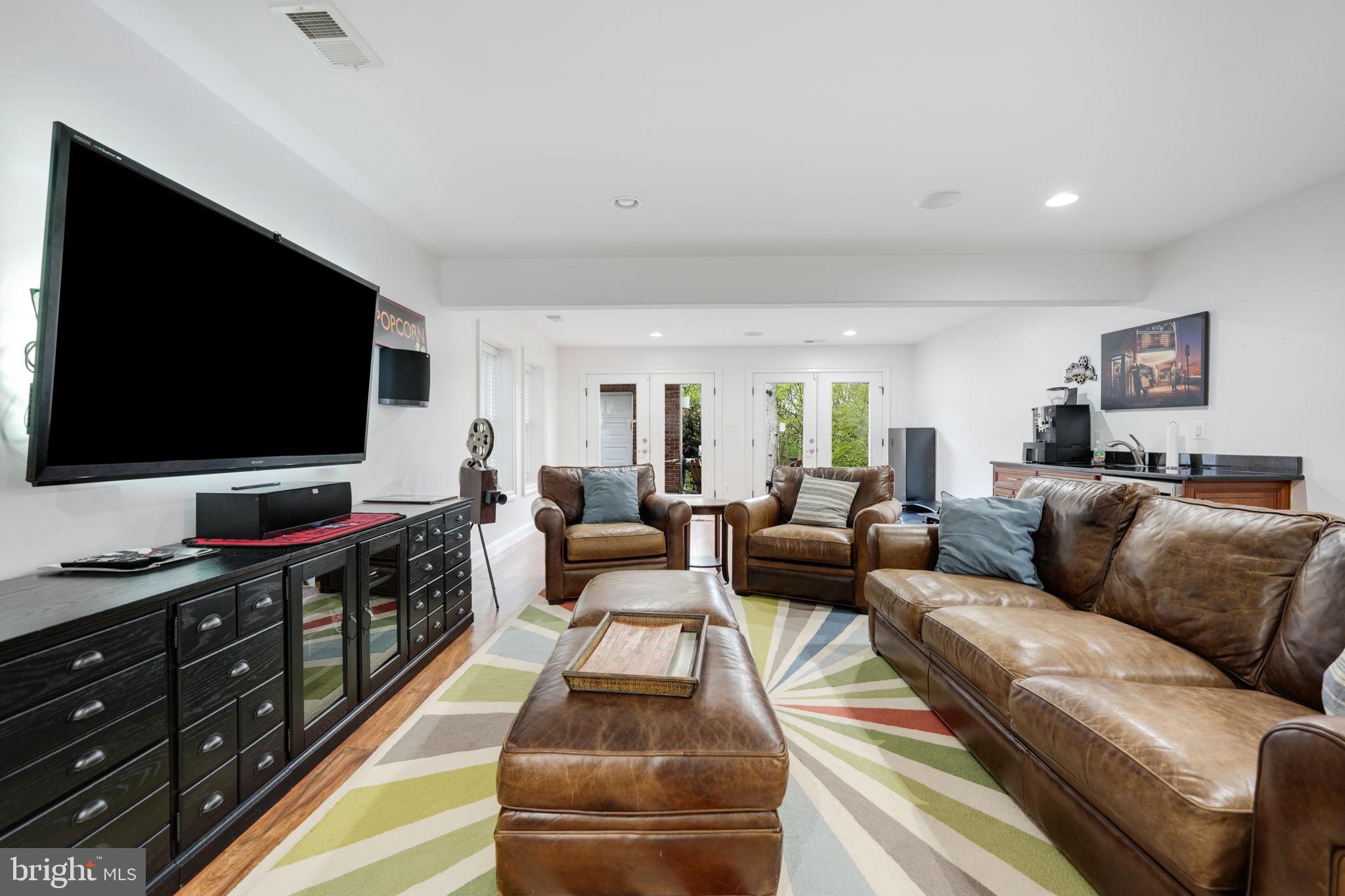 1215 Ross Dr SW