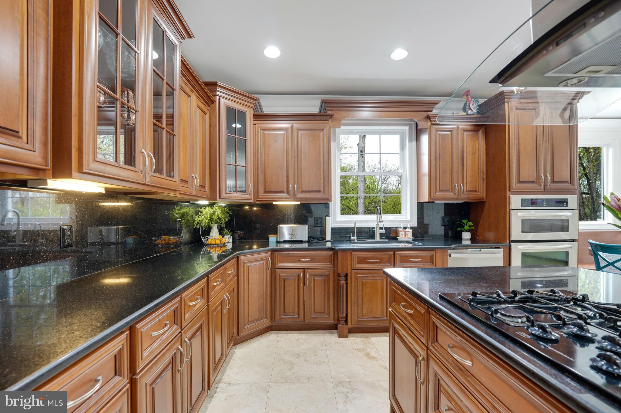 1215 Ross Dr SW