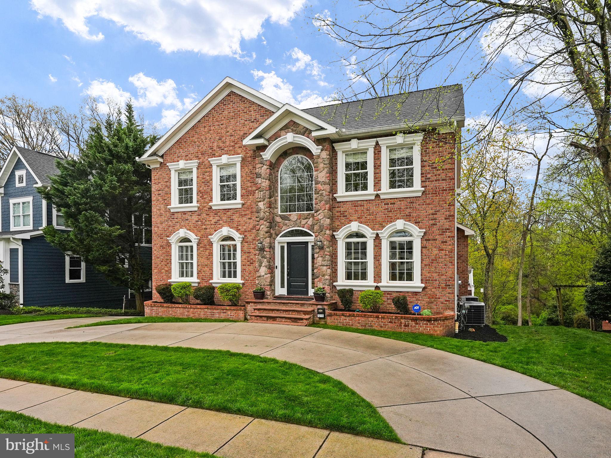 1215 Ross Dr SW