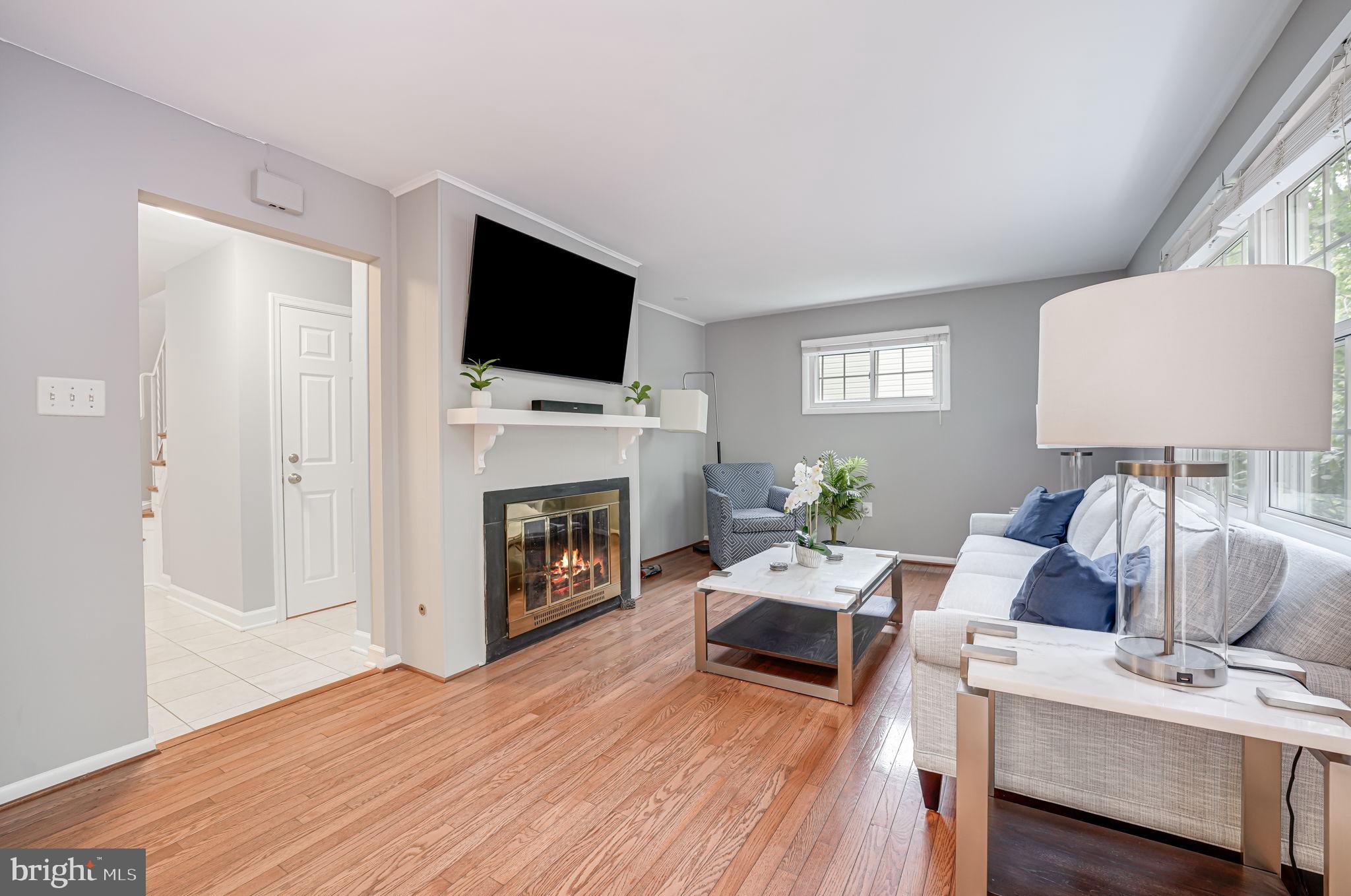 2221 Senseney Ln
