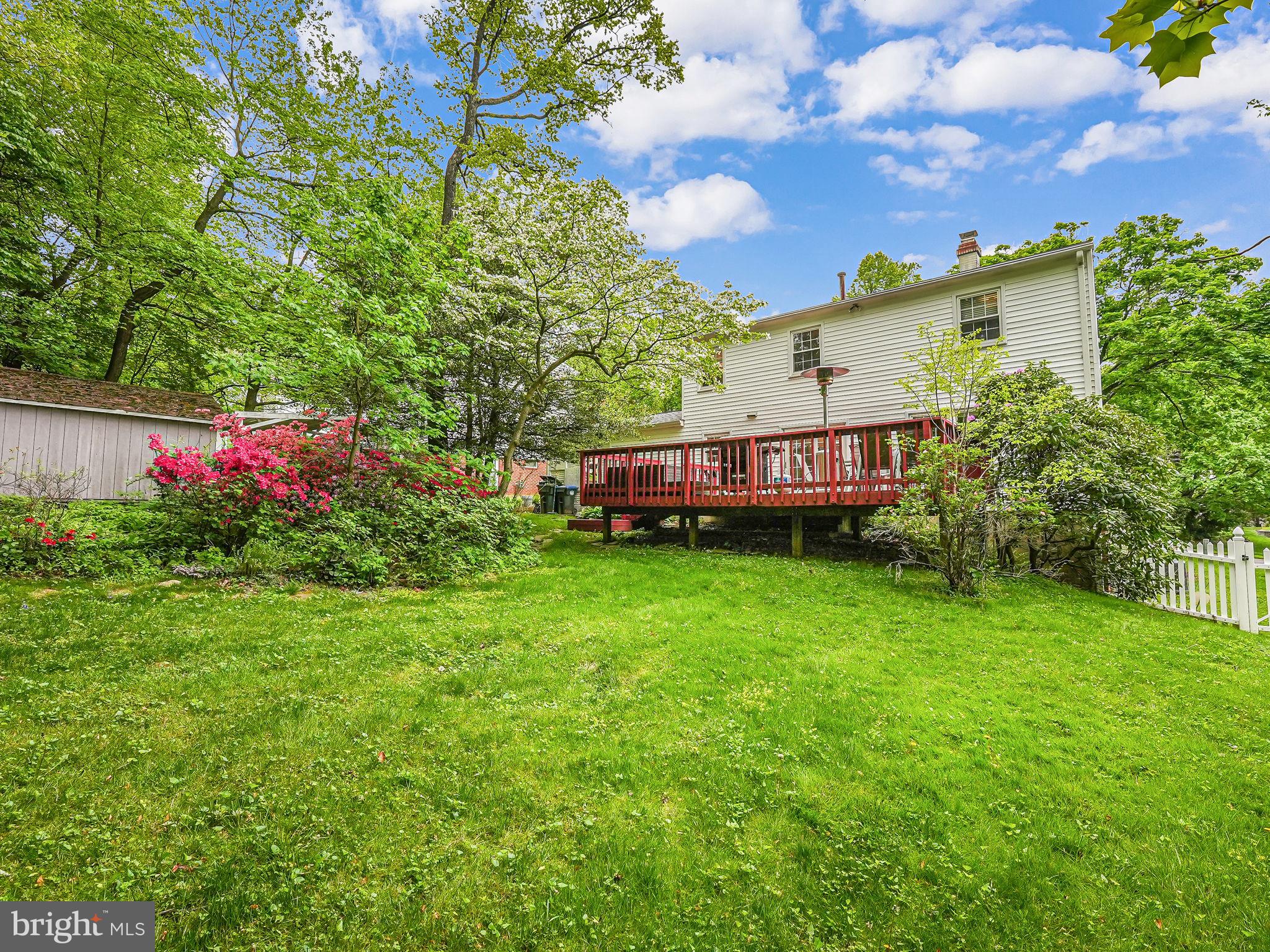 2221 Senseney Ln