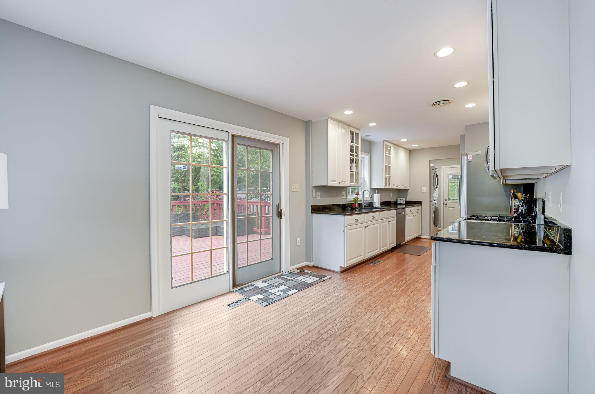 2221 Senseney Ln