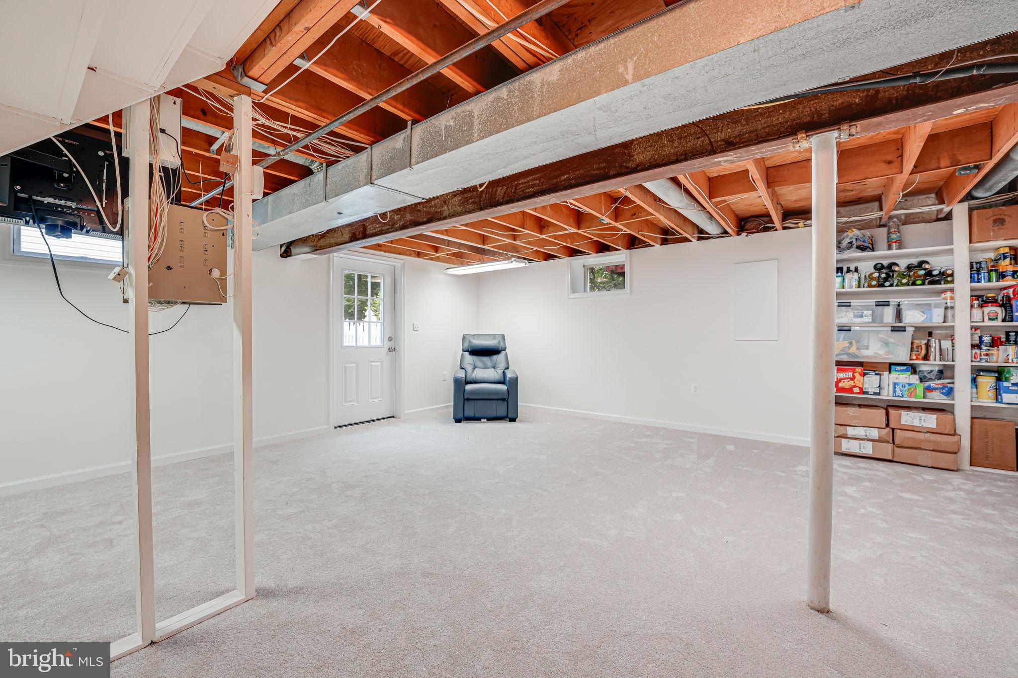 2221 Senseney Ln