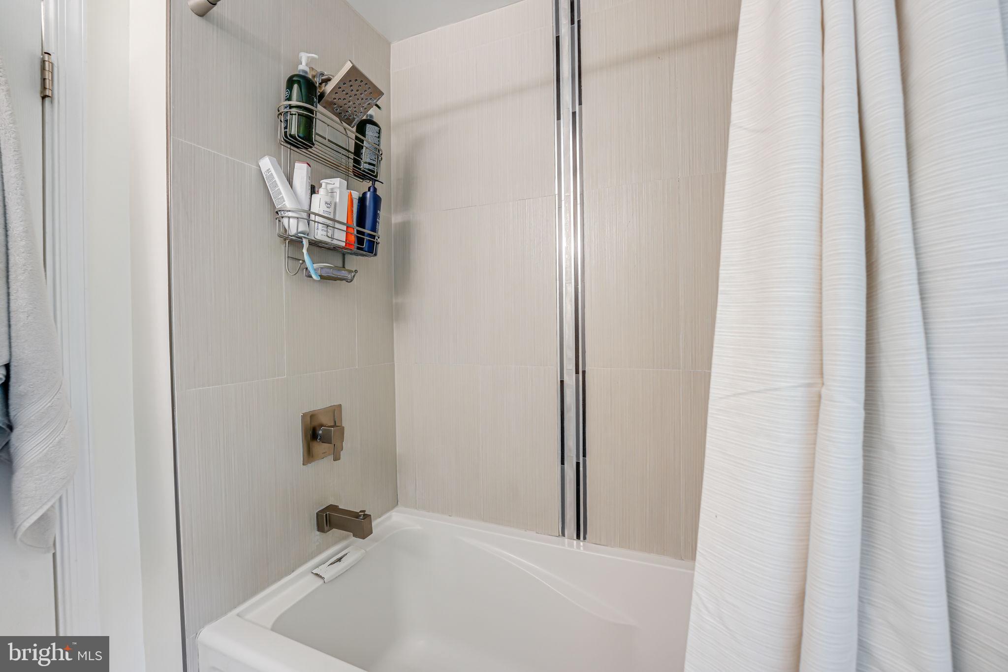 2221 Senseney Ln