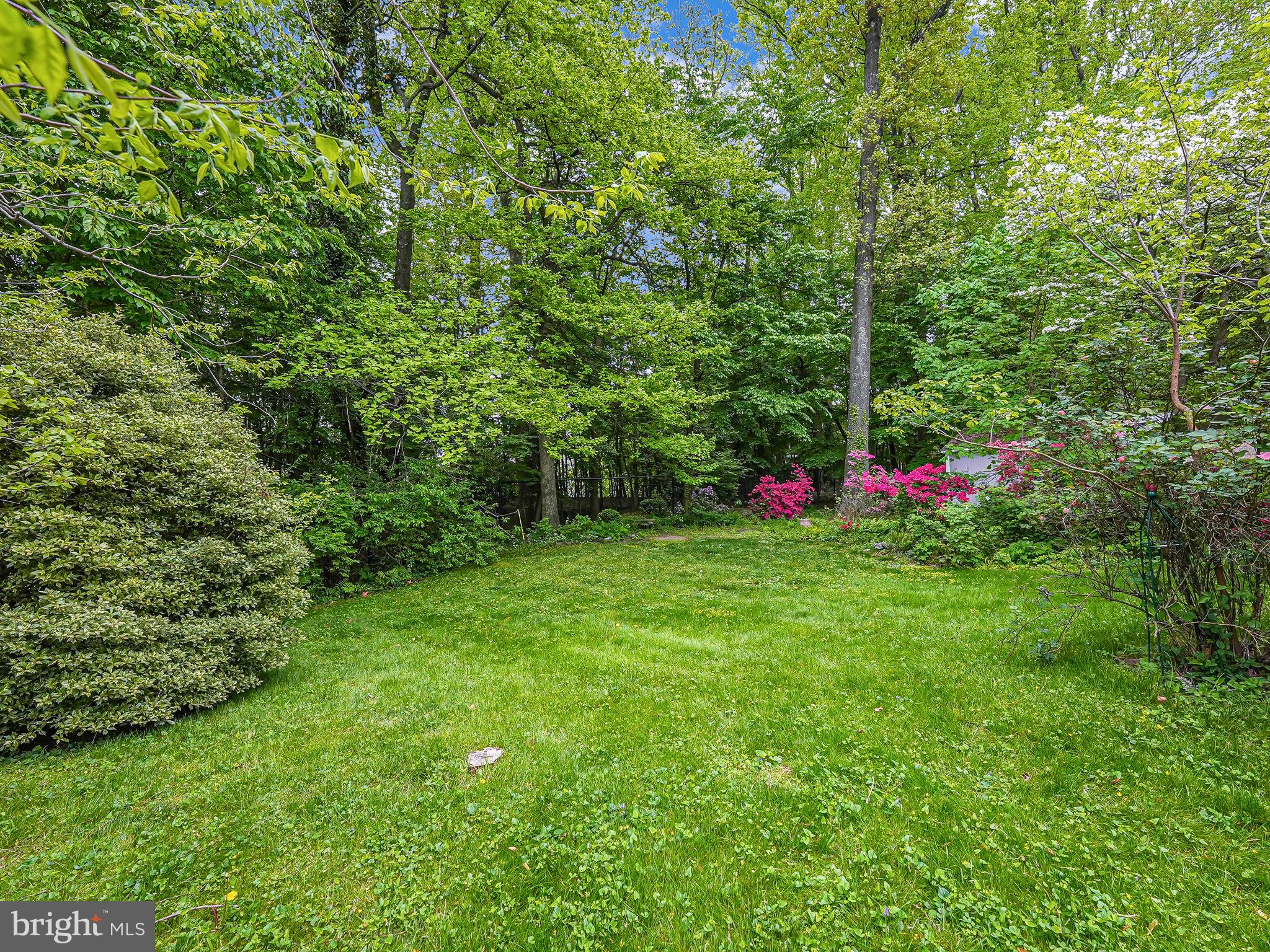 2221 Senseney Ln