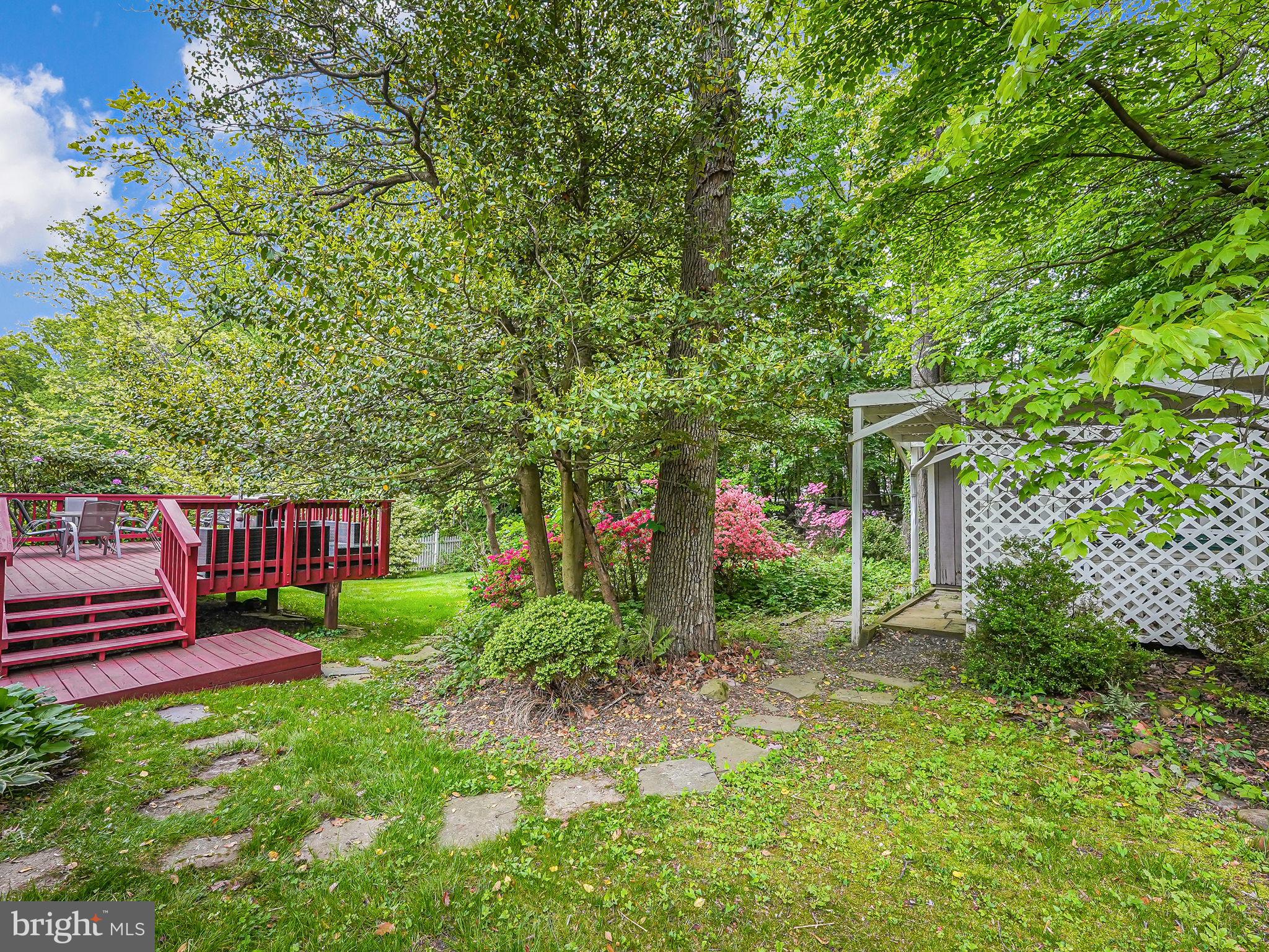 2221 Senseney Ln