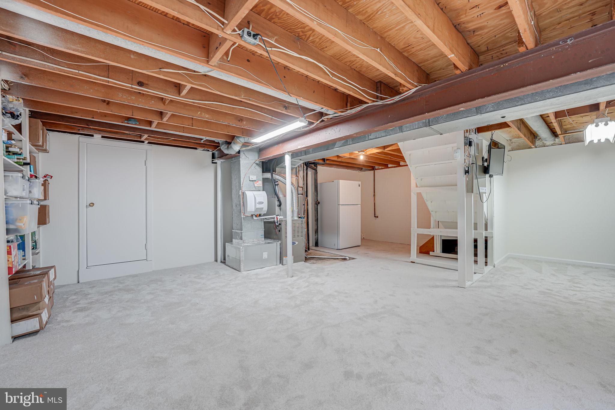 2221 Senseney Ln