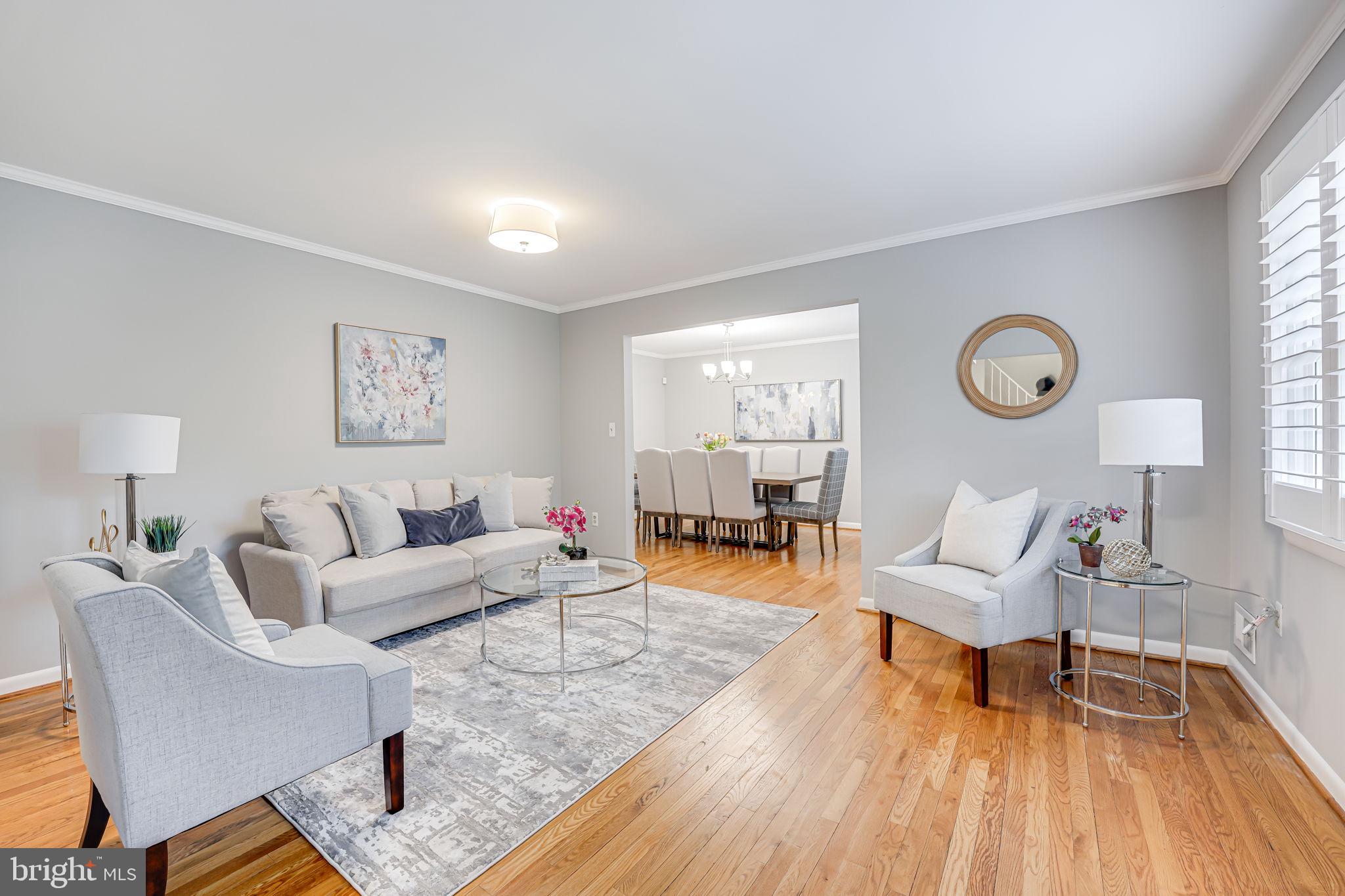 2221 Senseney Ln